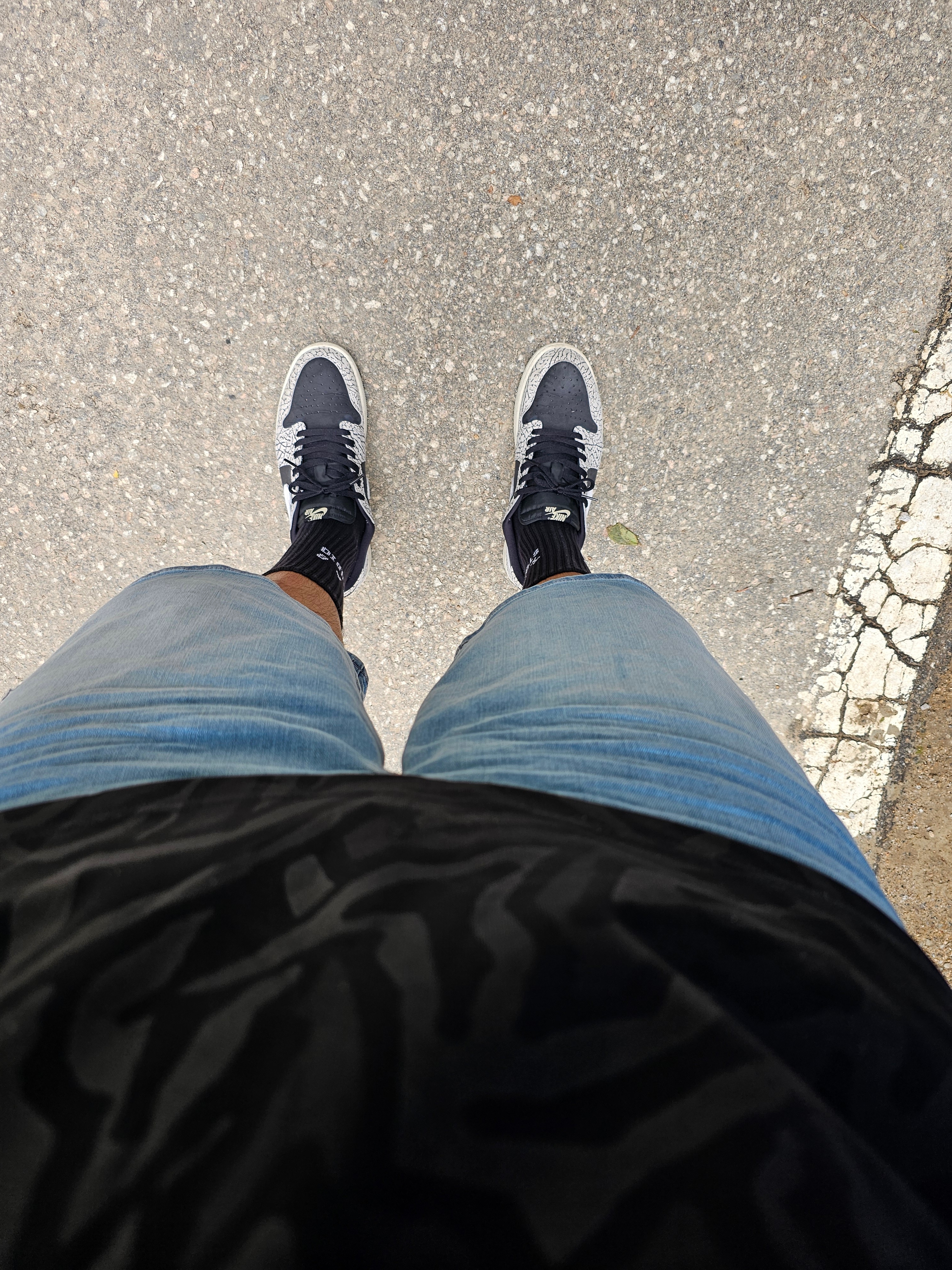 Jordan 1 Retro Low OG Black Cement, IAB Studio Socks White Black (5 Pack) 착용 스타일