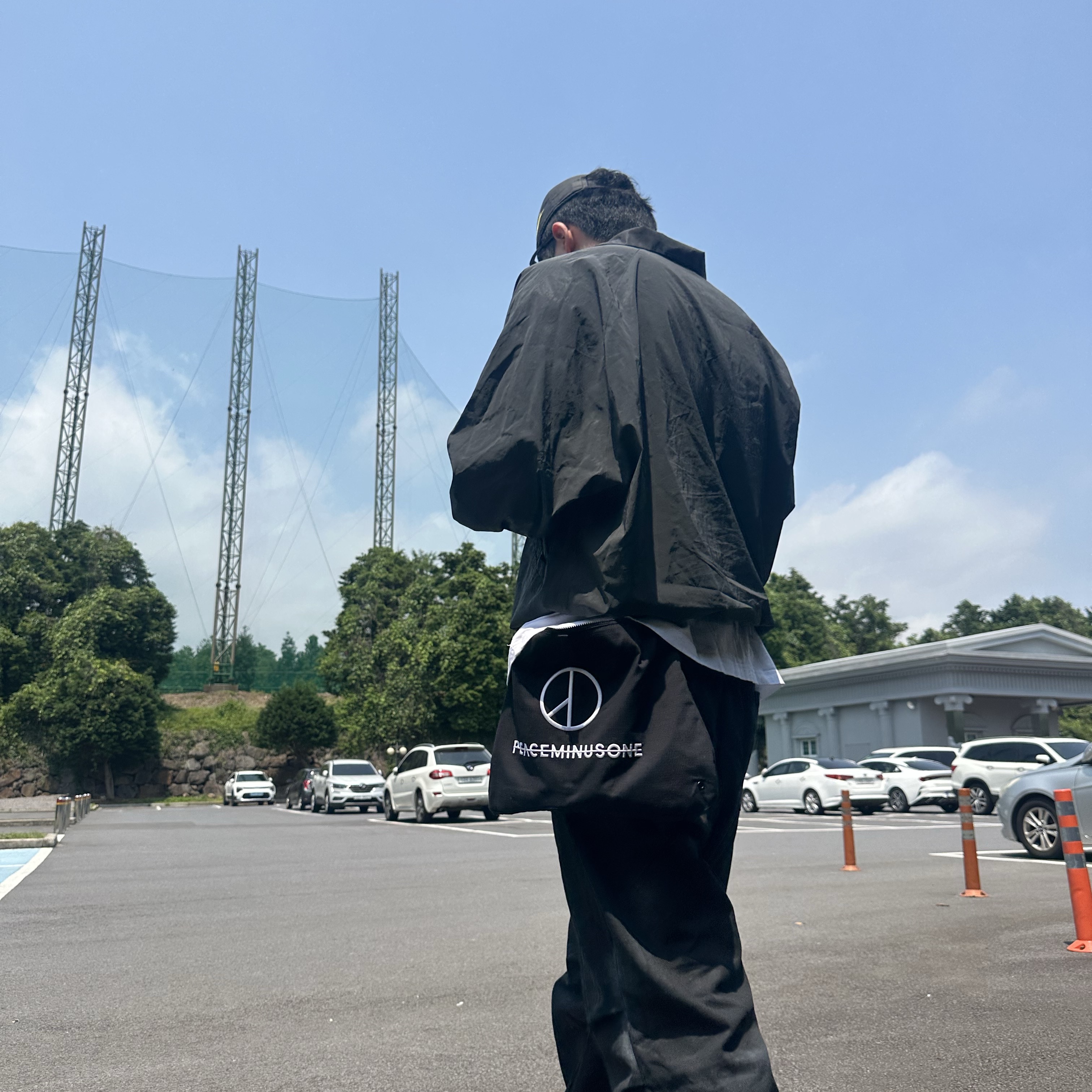Nike x Supreme SB Darwin Low Black, Nike x Peaceminusone Wide Pants Black (DR0096-010) 착용 스타일 - 3