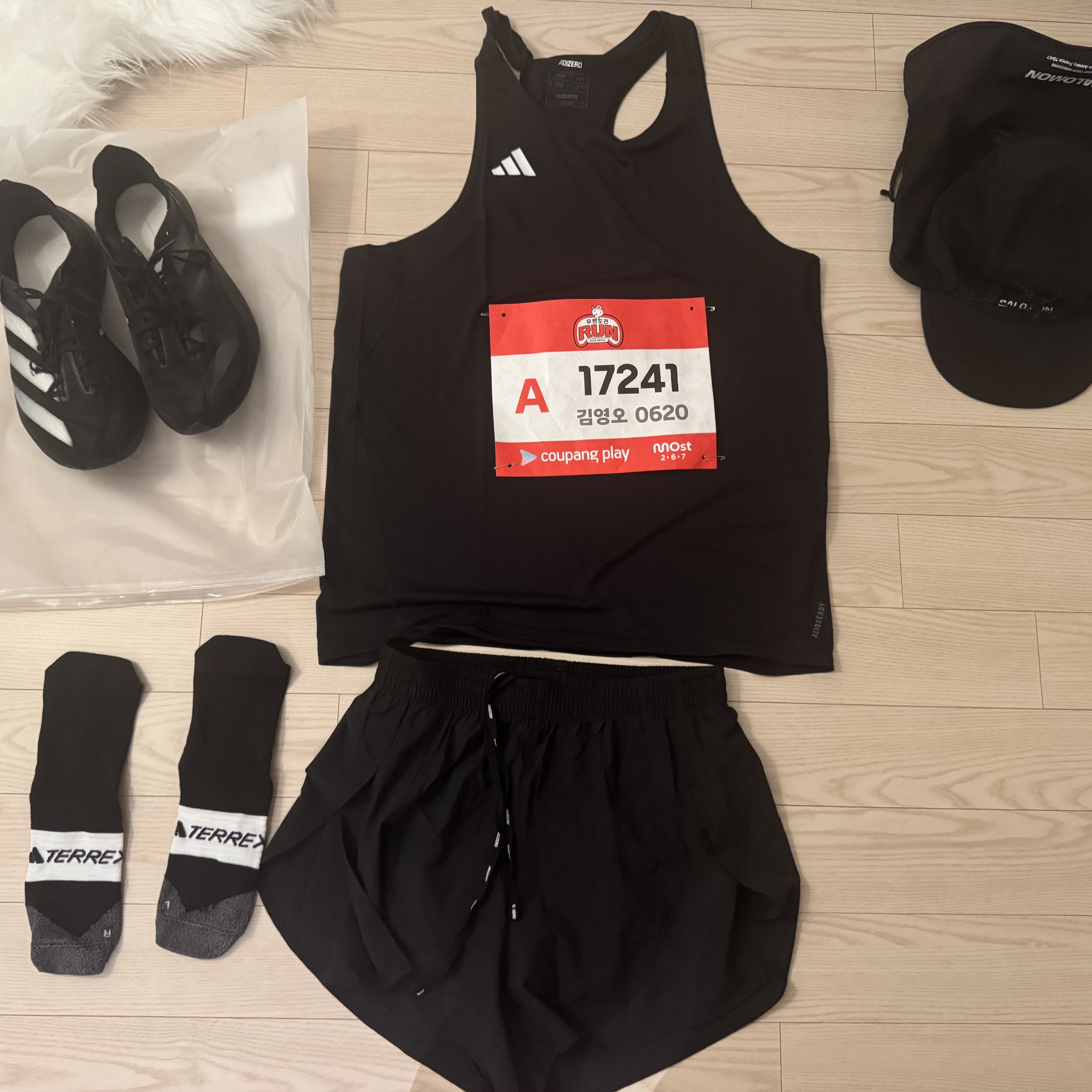 Y-3 Adios Pro 3.0 Core Black  Off White, Adidas Adizero Essential Running Singlet Black - KR Sizing 착용 스타일 - 4