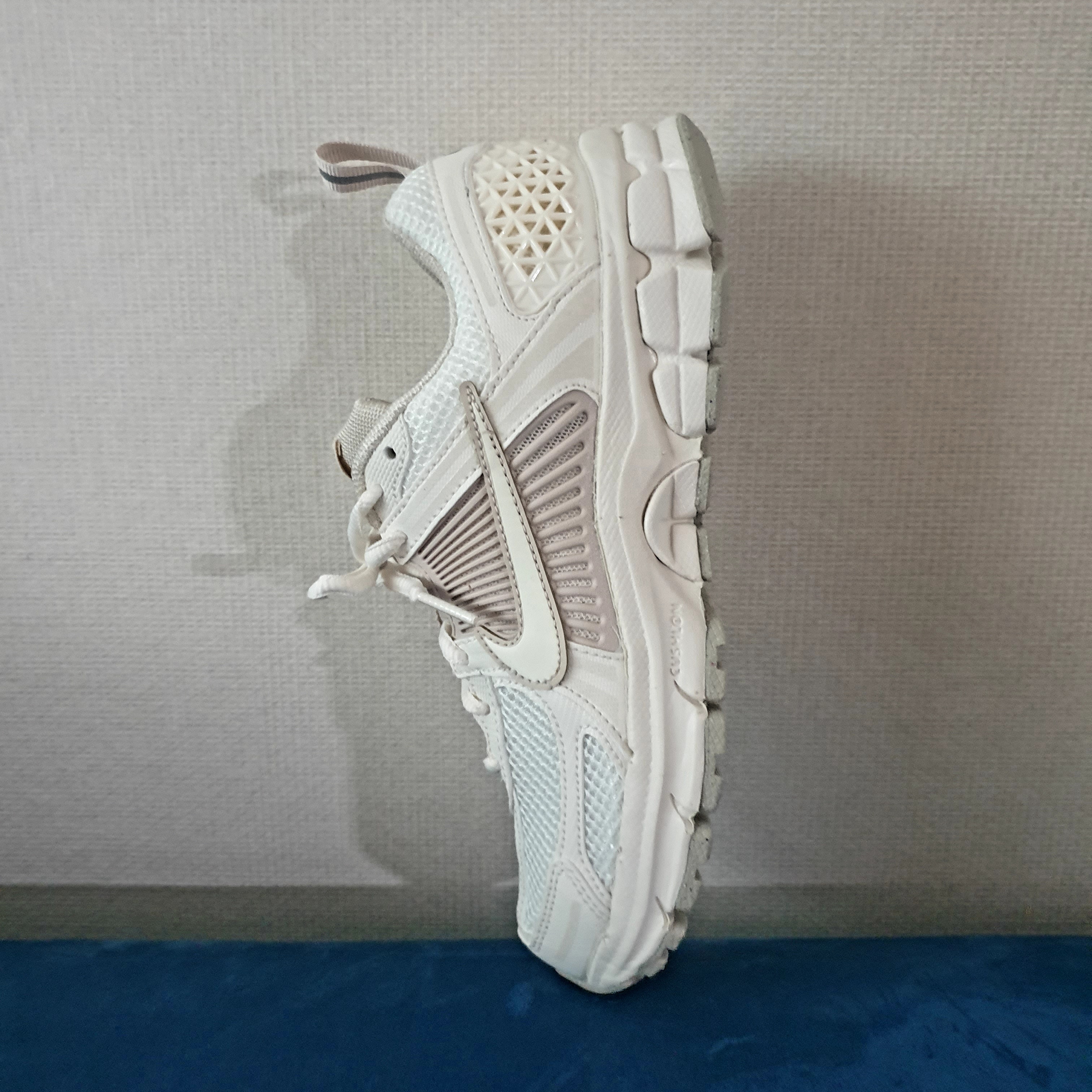 (GS) Nike Zoom Vomero 5 Pale Ivory Sand Drift 착용 스타일