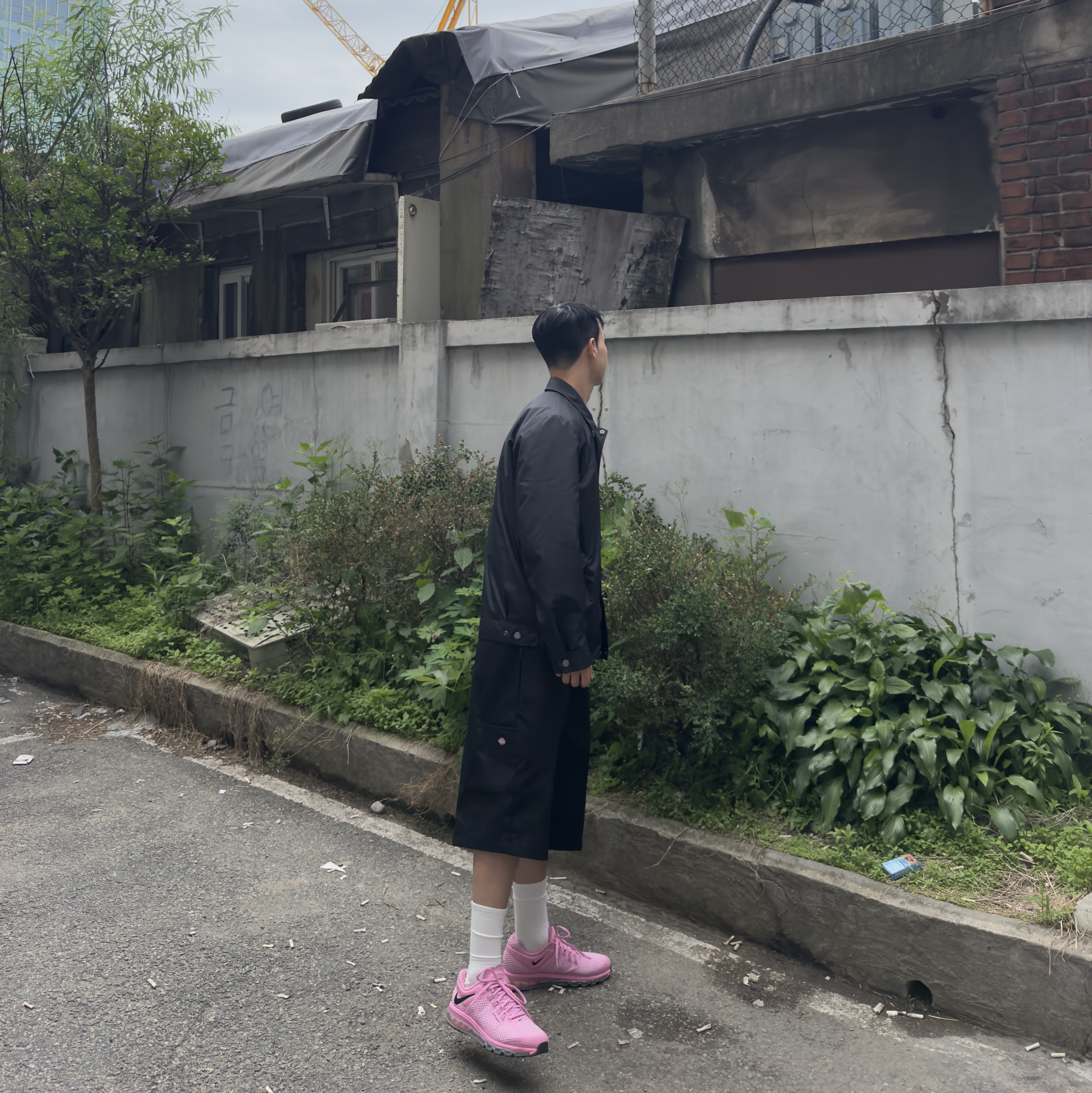 Nike x Stussy Air Max 2013 Psychic Pink, Dickies Loose Fit 13 Inch Flat Front Work Shorts Black 착용 스타일 - 3