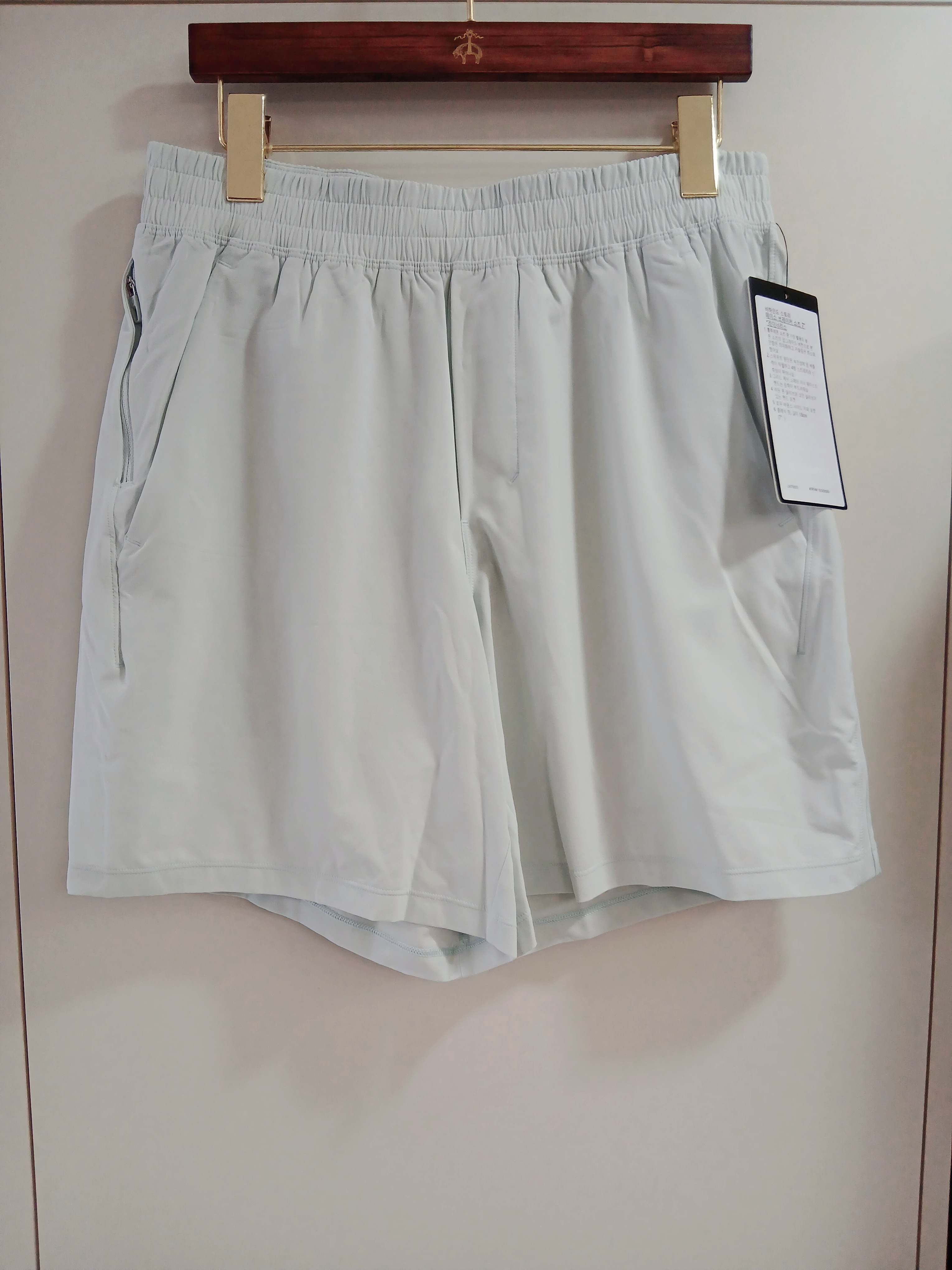 Lululemon Pace Breaker Linerless Shorts 5 Inch Black 착용 스타일 - 2