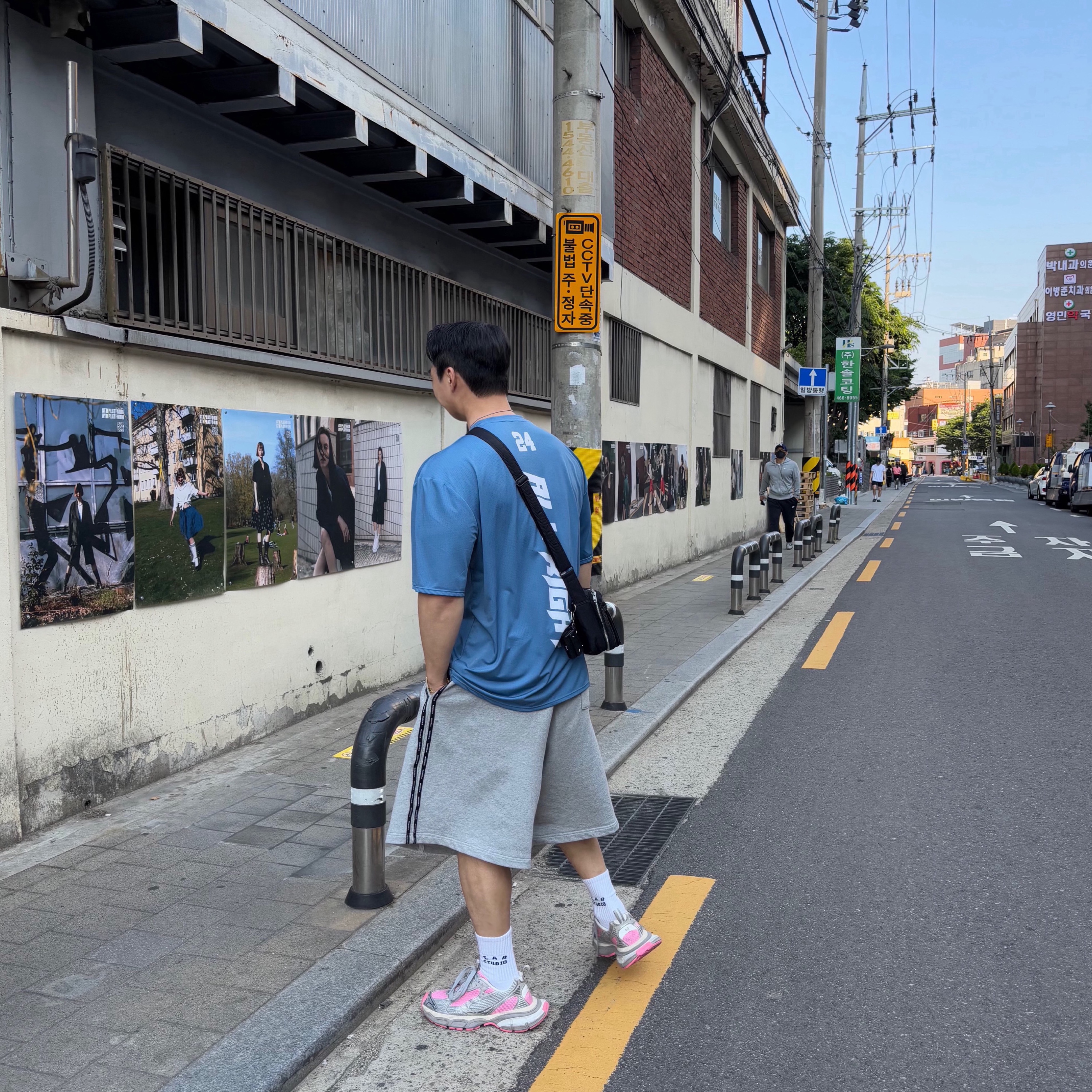 (W) Balenciaga 3XL Sneakers White Gray Pink, Porter Tanker Shoulder Bag S Black 착용 스타일