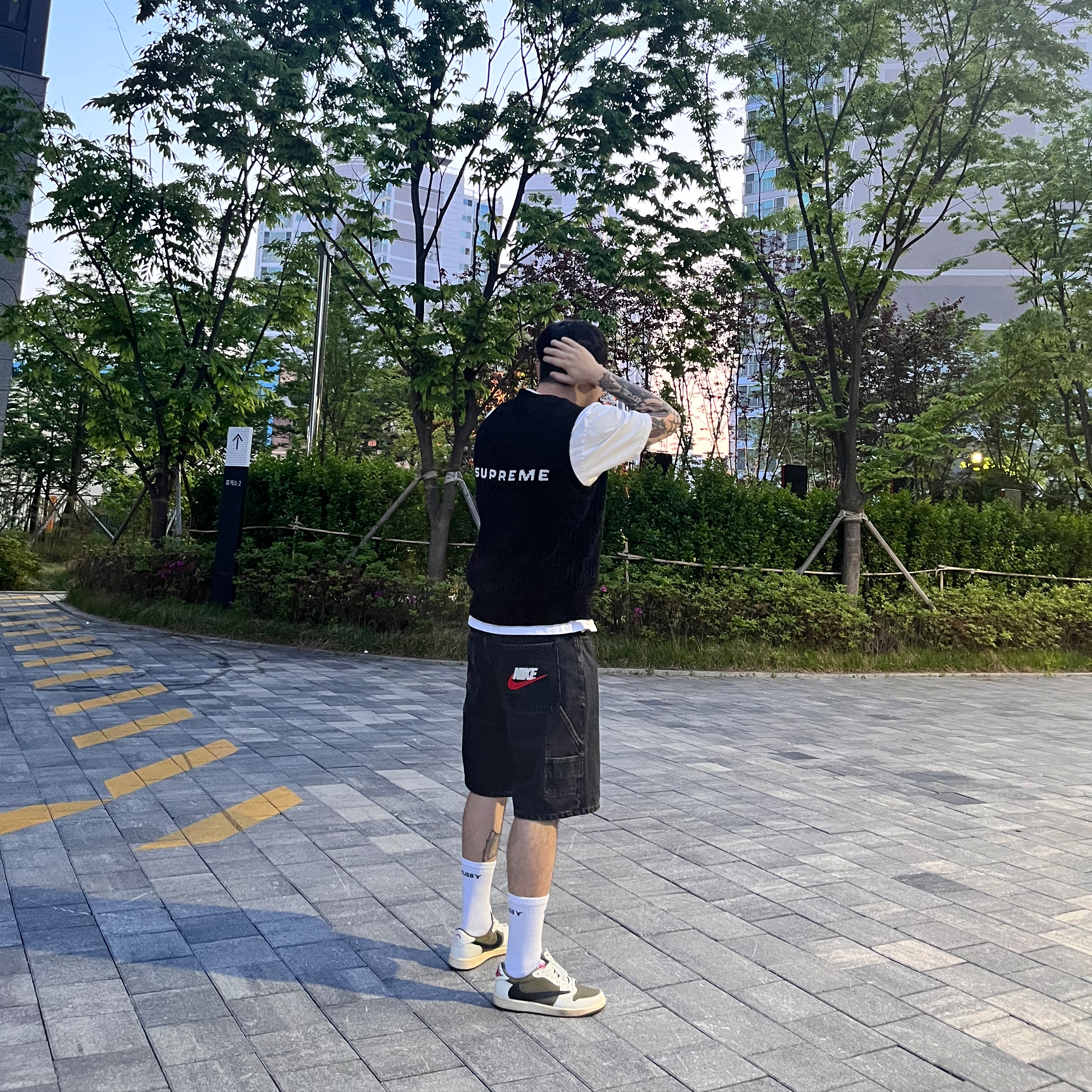 Supreme x Nike Denim Short Black - 24SS, Supreme Chenille Sweater Vest Black - 24FW 착용 스타일