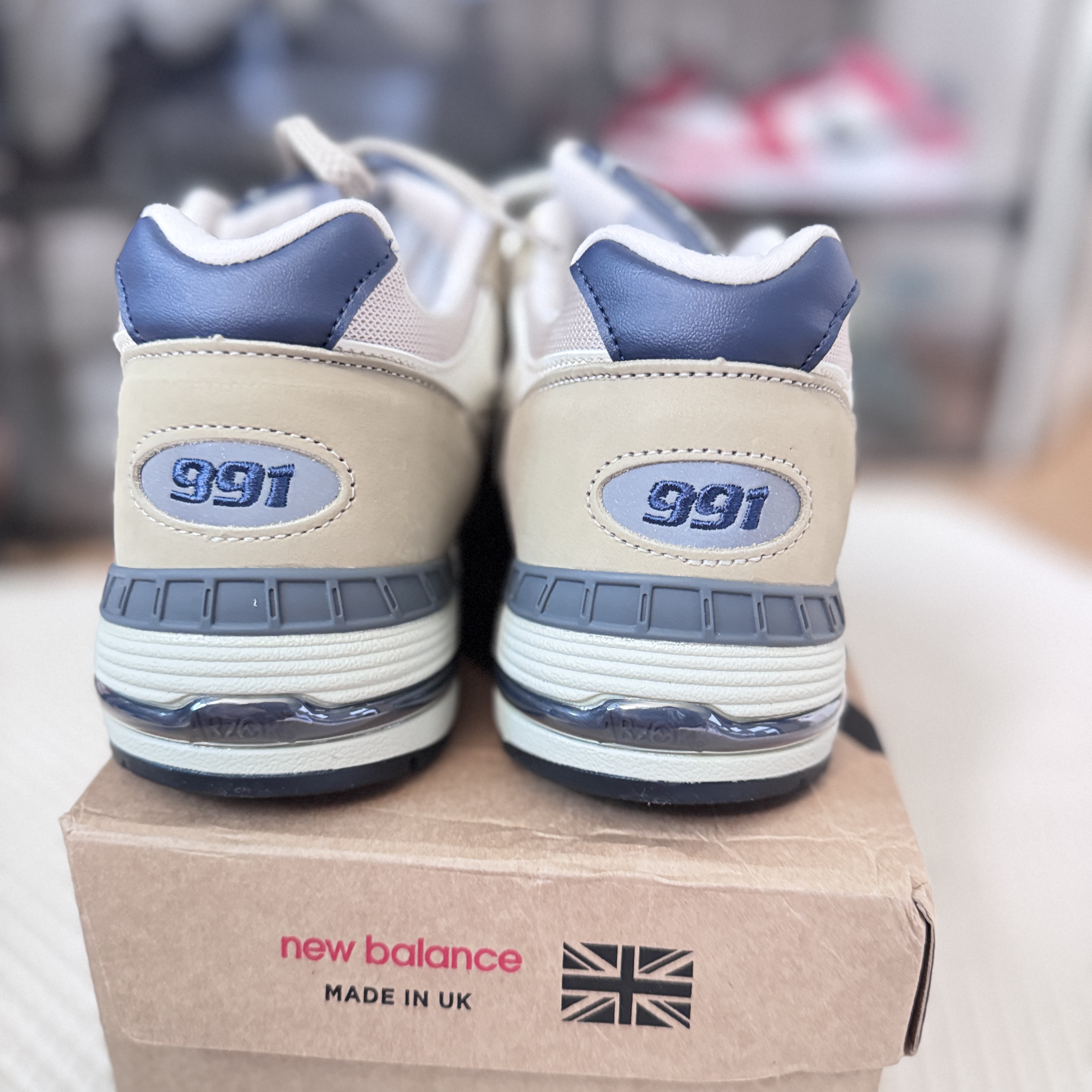 New Balance 991 Made in UK Brown Rice 착용 스타일 - 3