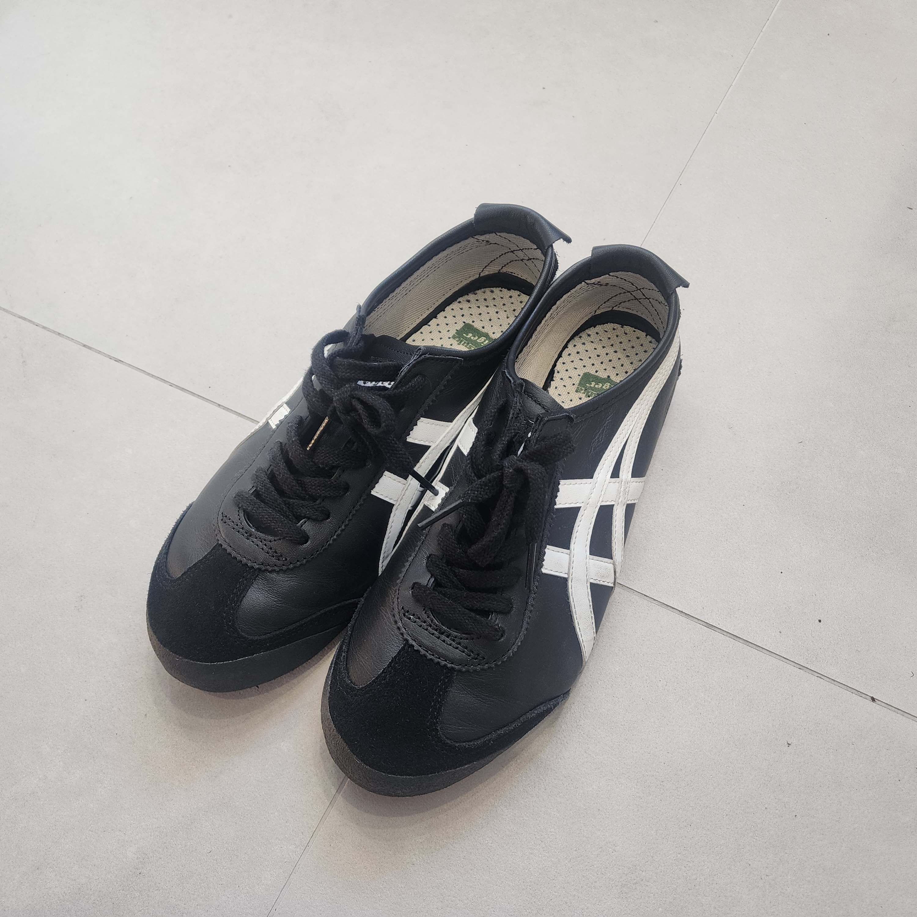 Onitsuka Tiger Mexico 66 Black White 착용 스타일