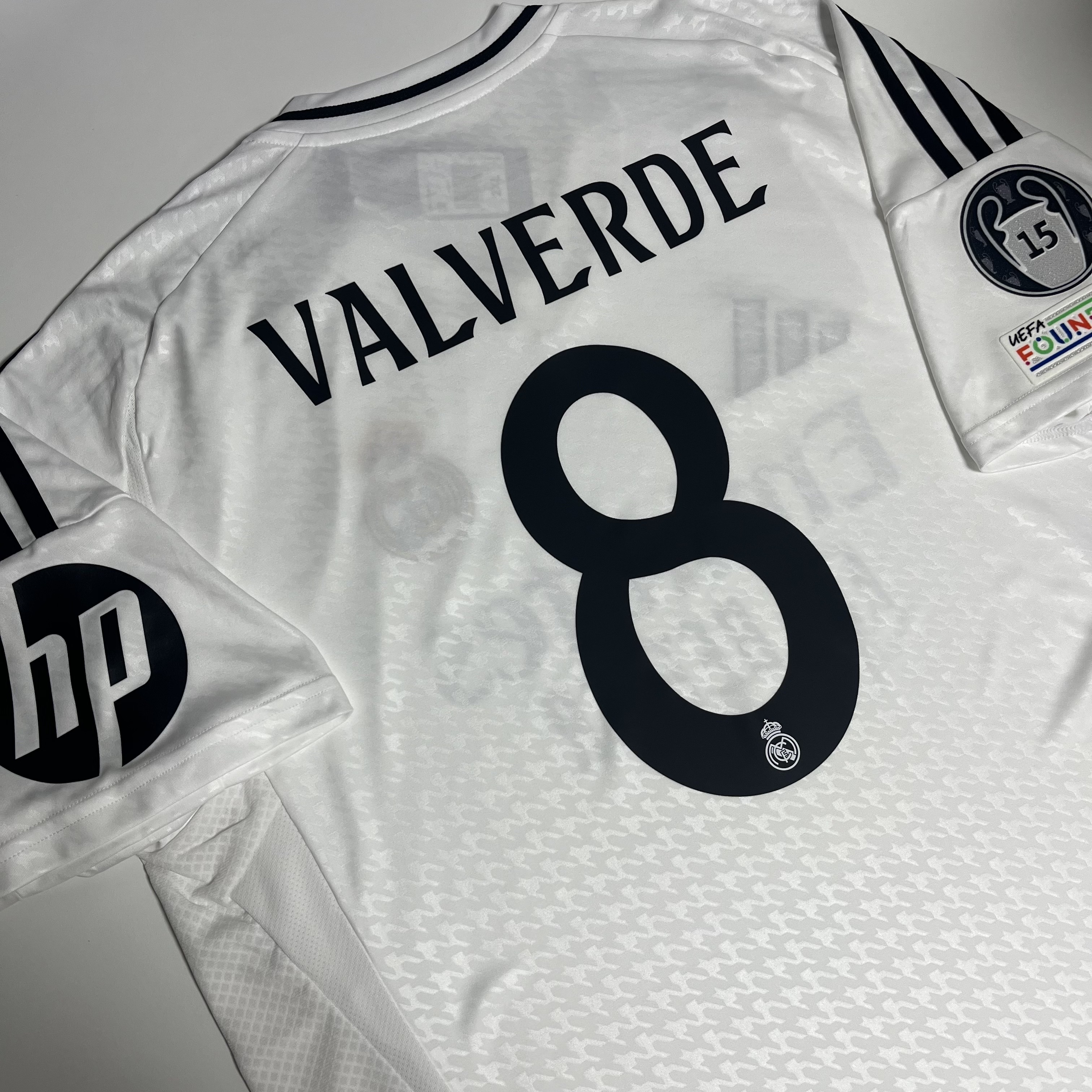 Adidas Real Madrid 2024/25 Home Jersey White - KR Sizing (Non Marking Ver.), Adidas Real Madrid 2023/24 Home Jersey White - US Sizing (Non Marking Ver.) 착용 스타일 - 2