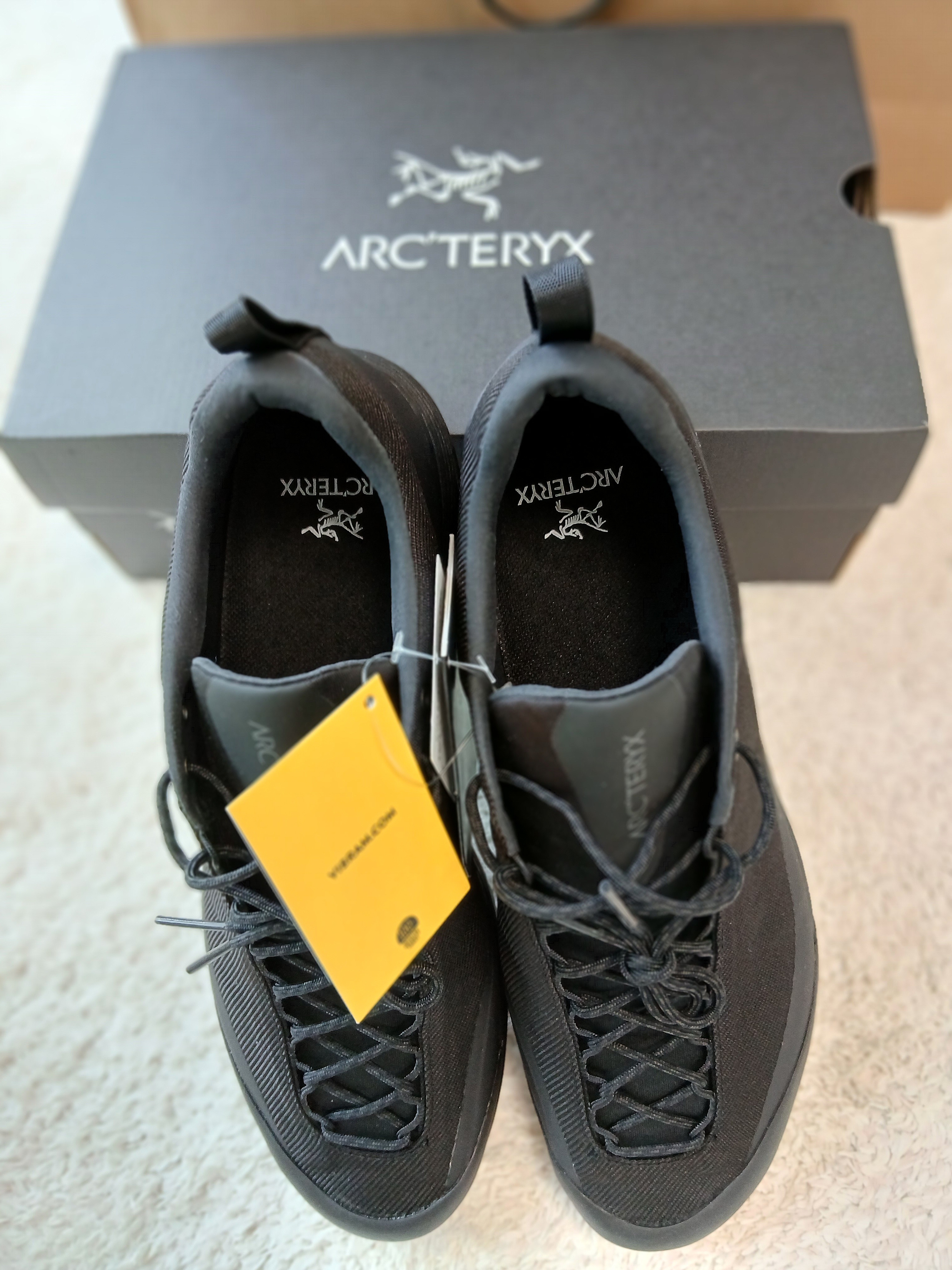 Arc'teryx Konseal FL 2 Black Carbon Copy 착용 스타일 - 2