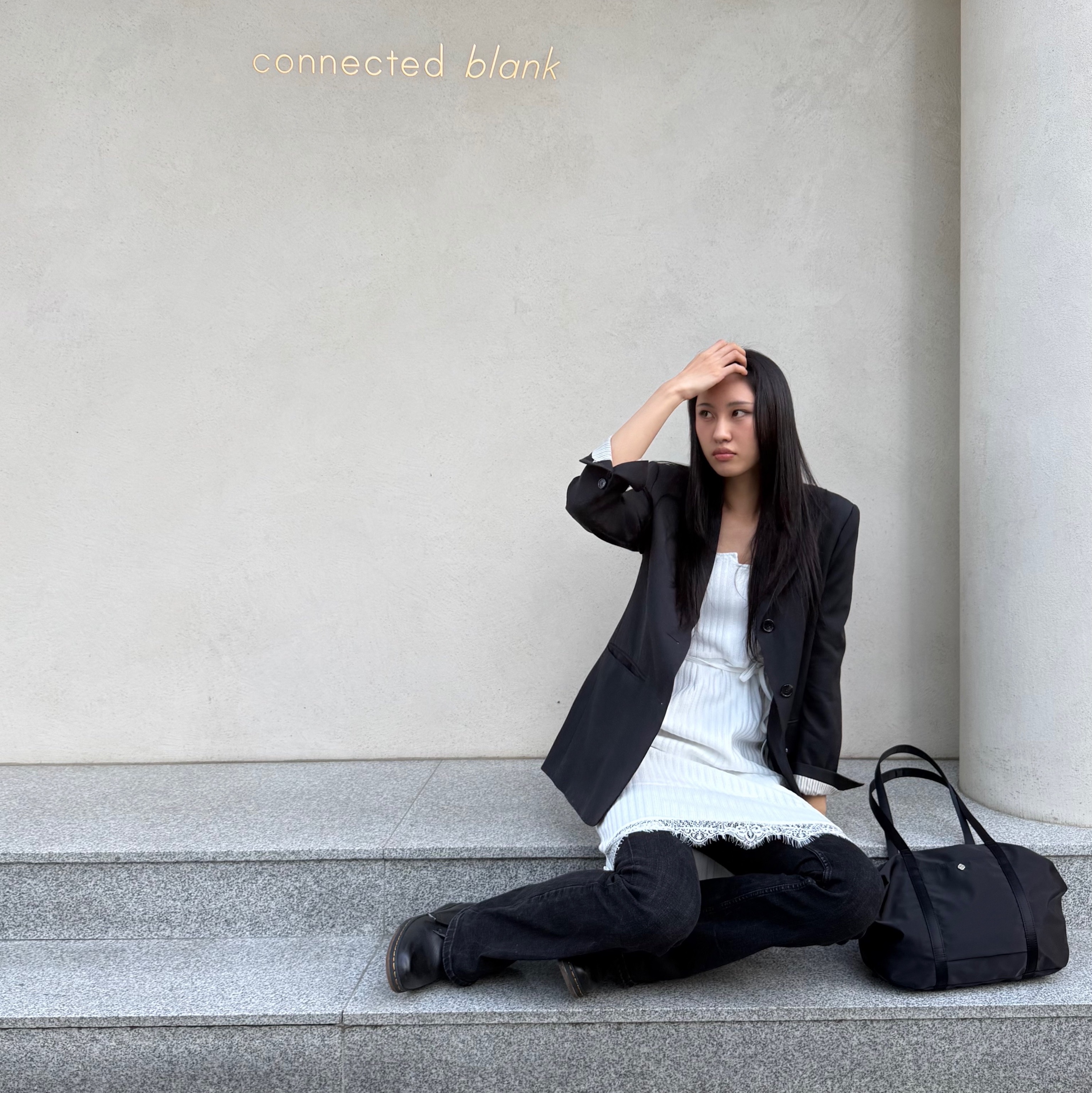 [예약배송] Heeari Aurora Shirring Bag Black, Nike Air Force 1 '07 Low Triple Black 착용 스타일 - 3