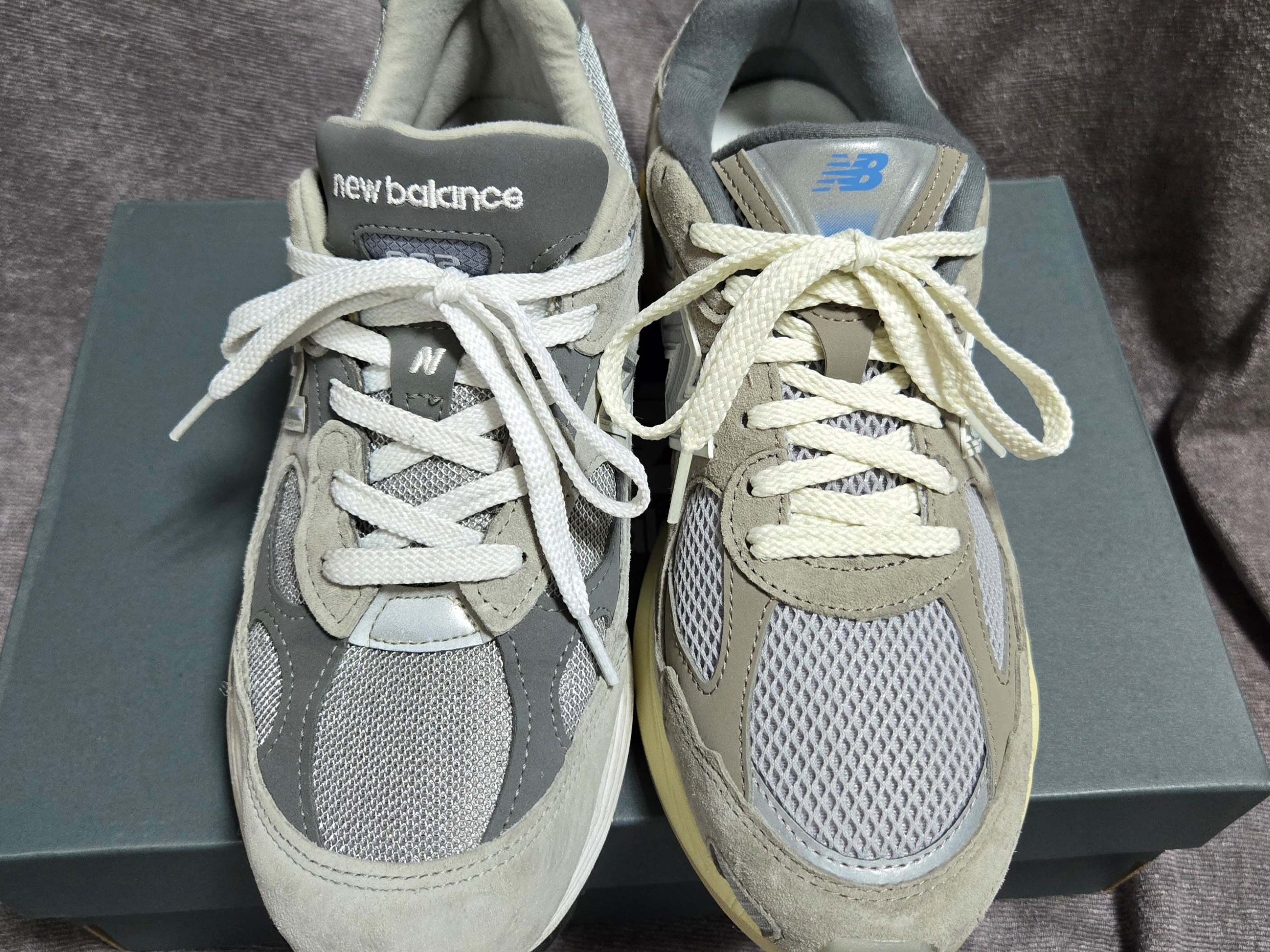 New Balance 2010 Abzorb Arid Stone, New Balance 2002R Cool Grey 착용 스타일 - 5