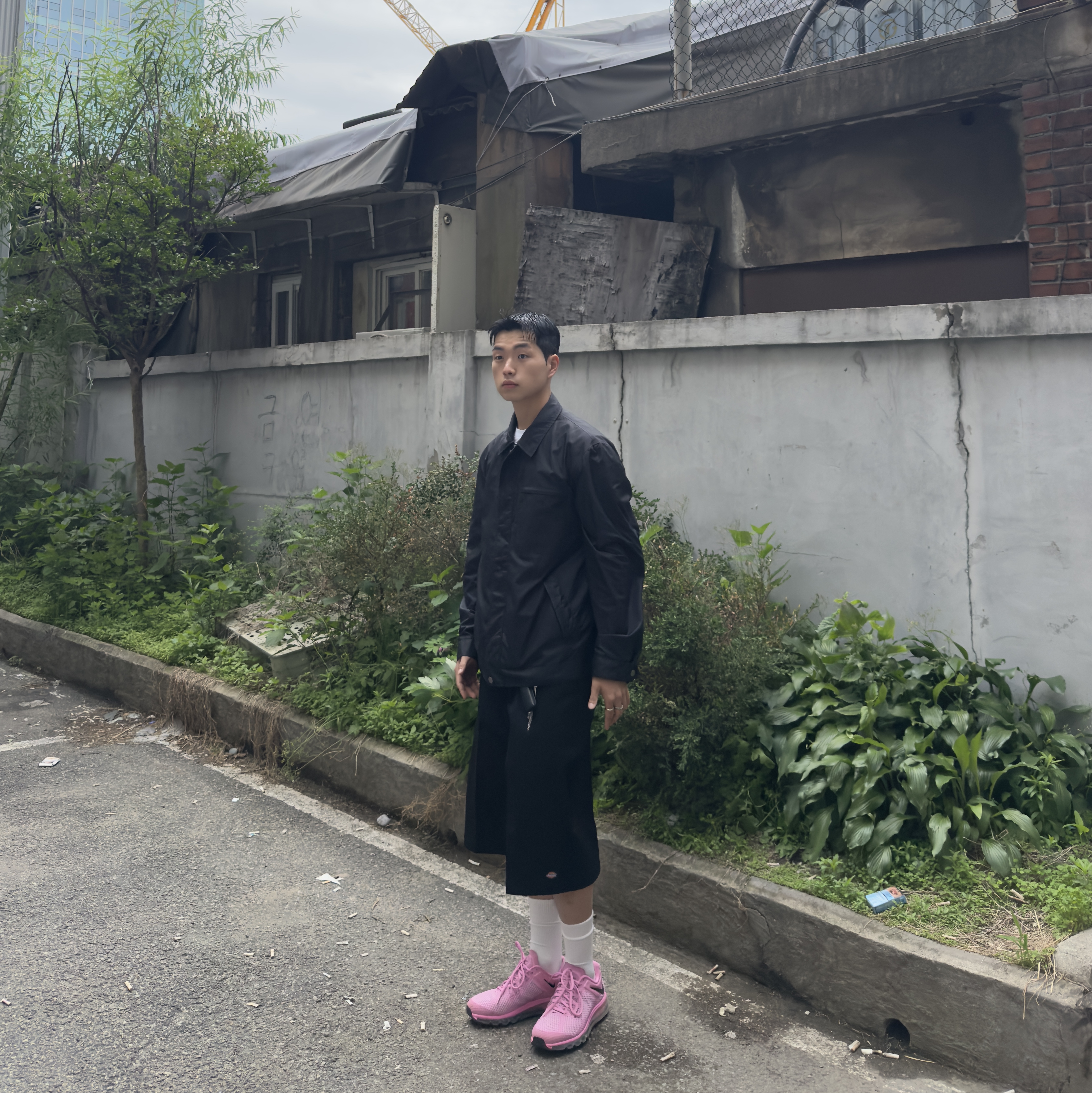 Nike x Stussy Air Max 2013 Psychic Pink, Dickies Loose Fit 13 Inch Flat Front Work Shorts Black 착용 스타일 - 1