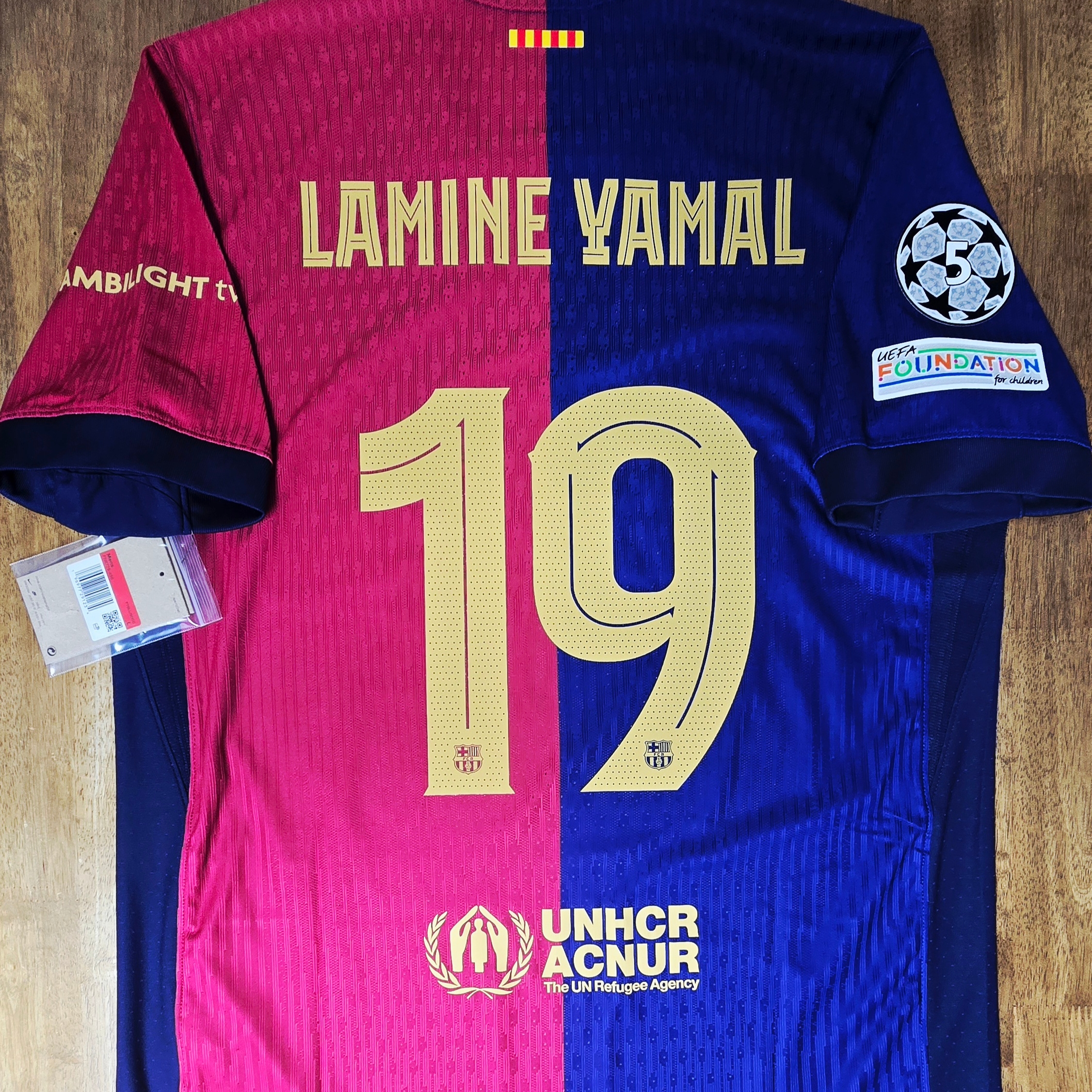 Nike FC Barcelona 2024/25 Dri-Fit Stadium Home Jersey Deep Royal Blue Noble Red (Non Marking Ver.) 착용 스타일