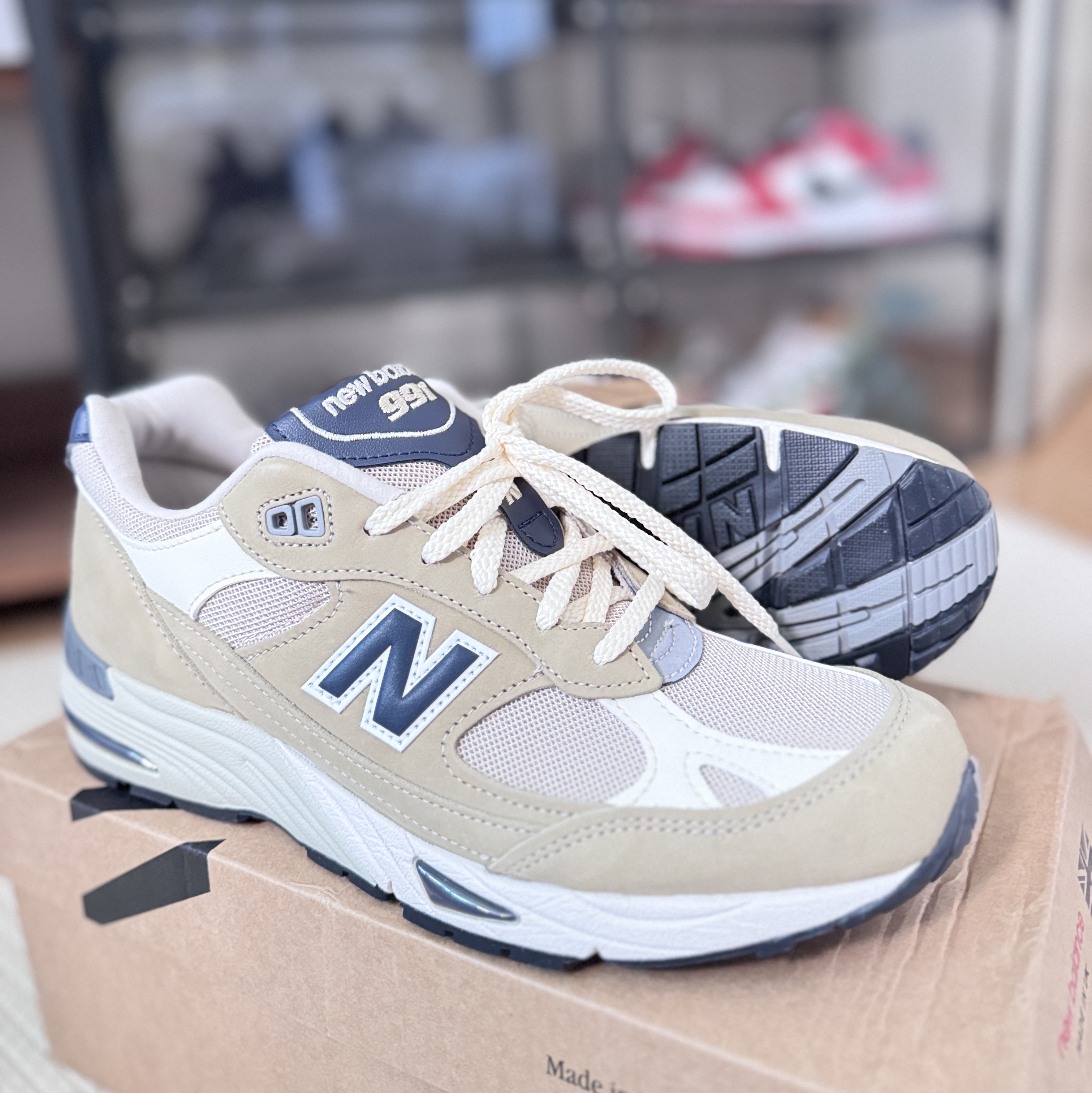 New Balance 991 Made in UK Brown Rice 착용 스타일 - 2