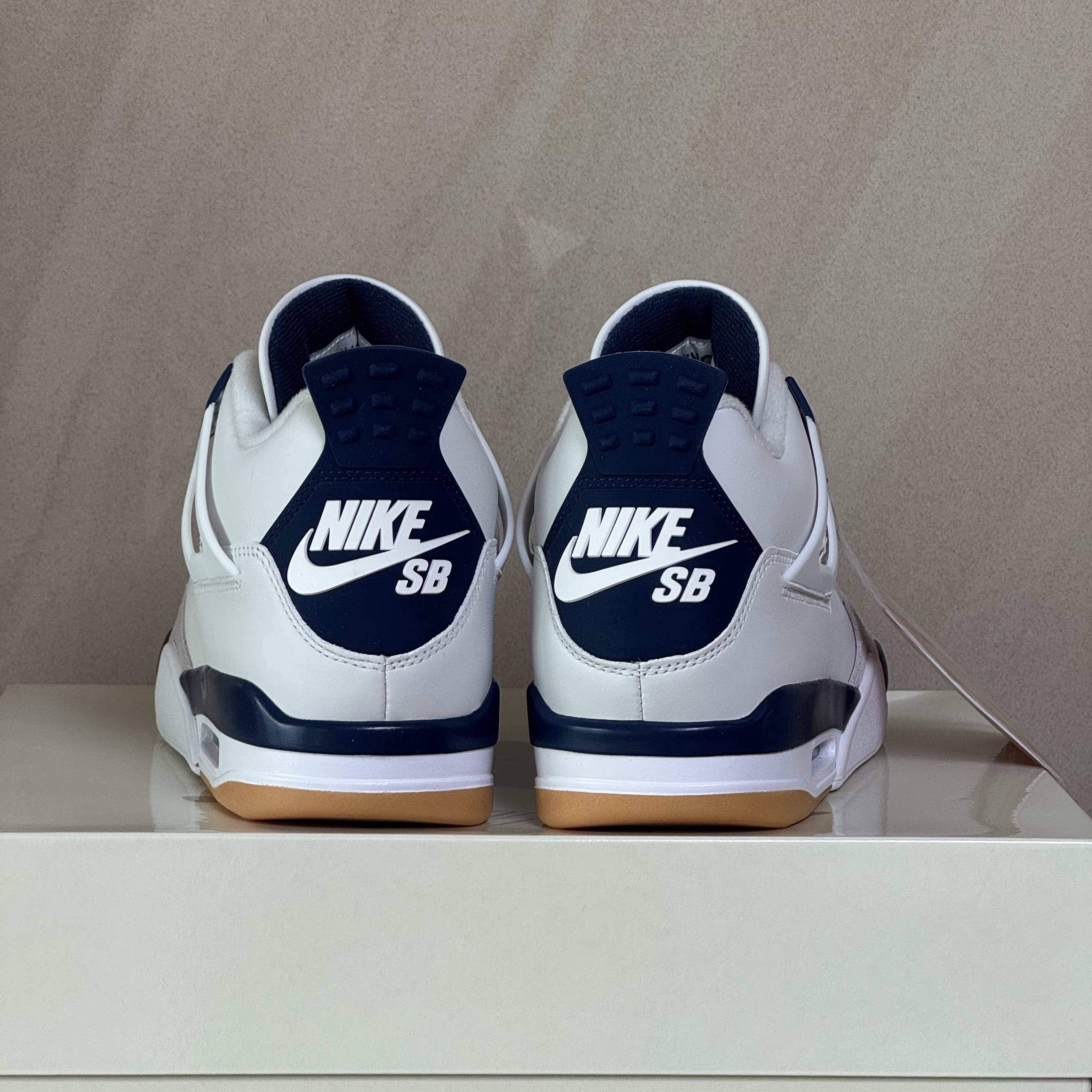 Jordan 4 x Nike SB Retro SP Navy 착용 스타일