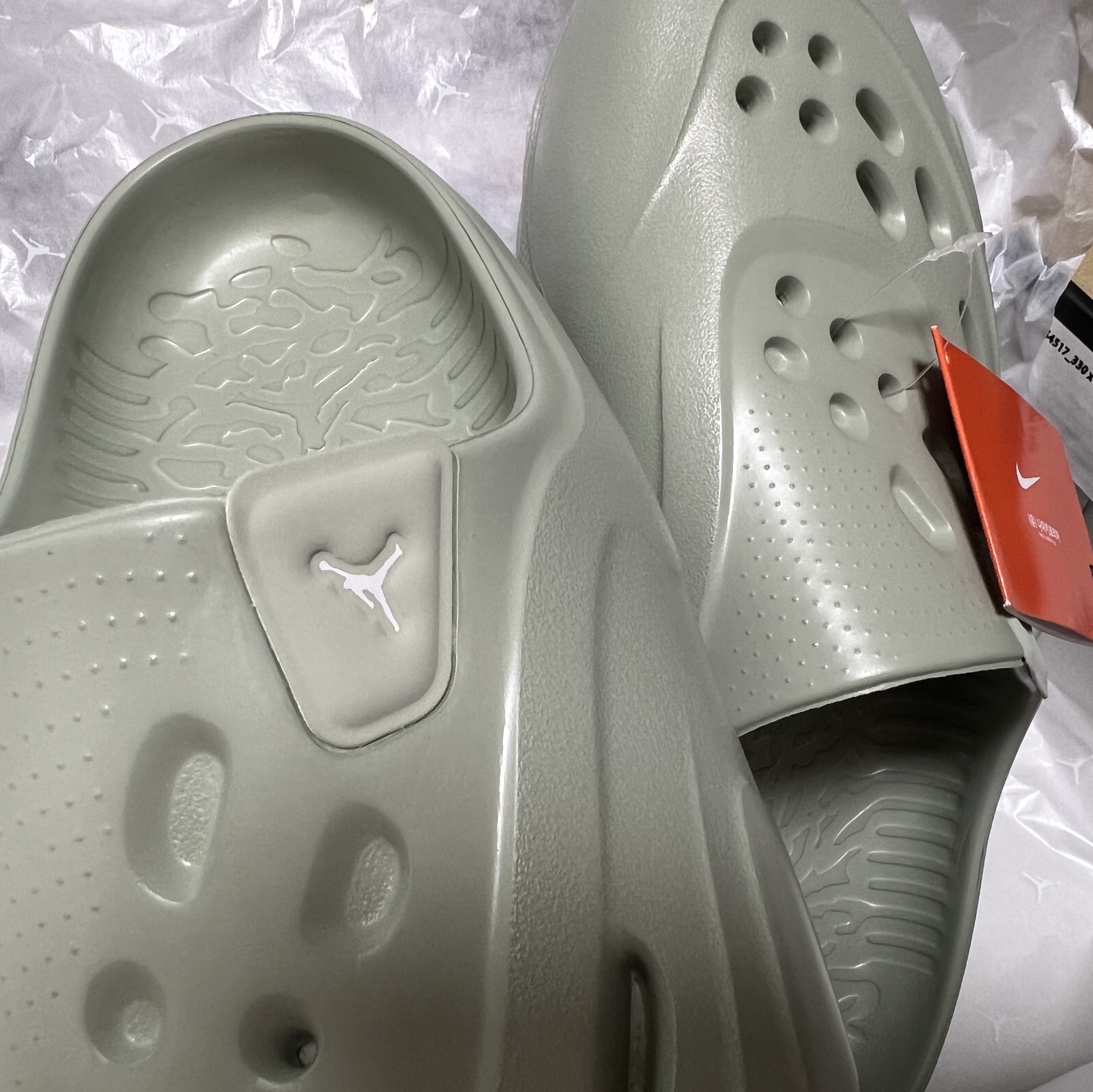 Jordan Roam Slide Spruce Fog Light Bone 착용 스타일 - 5