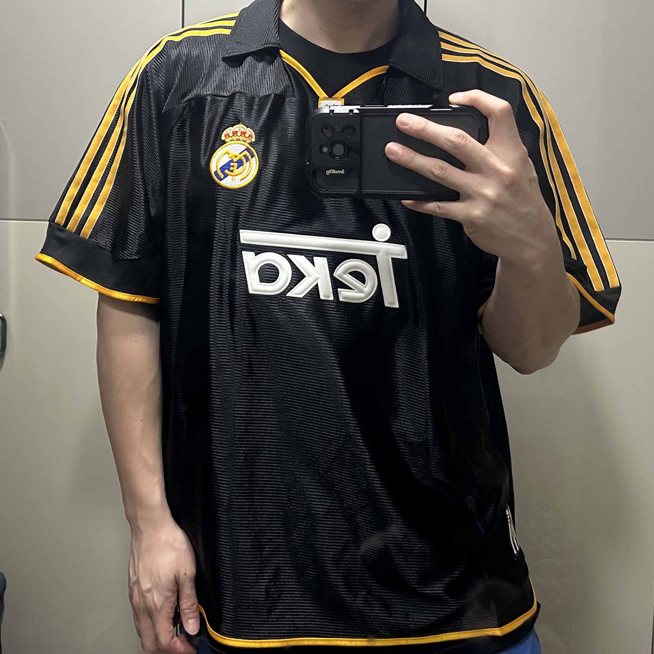 Adidas Real Madrid 99/00 Away Jersey Black - KR Sizing (Non Marking Ver.) 착용 스타일 - 3