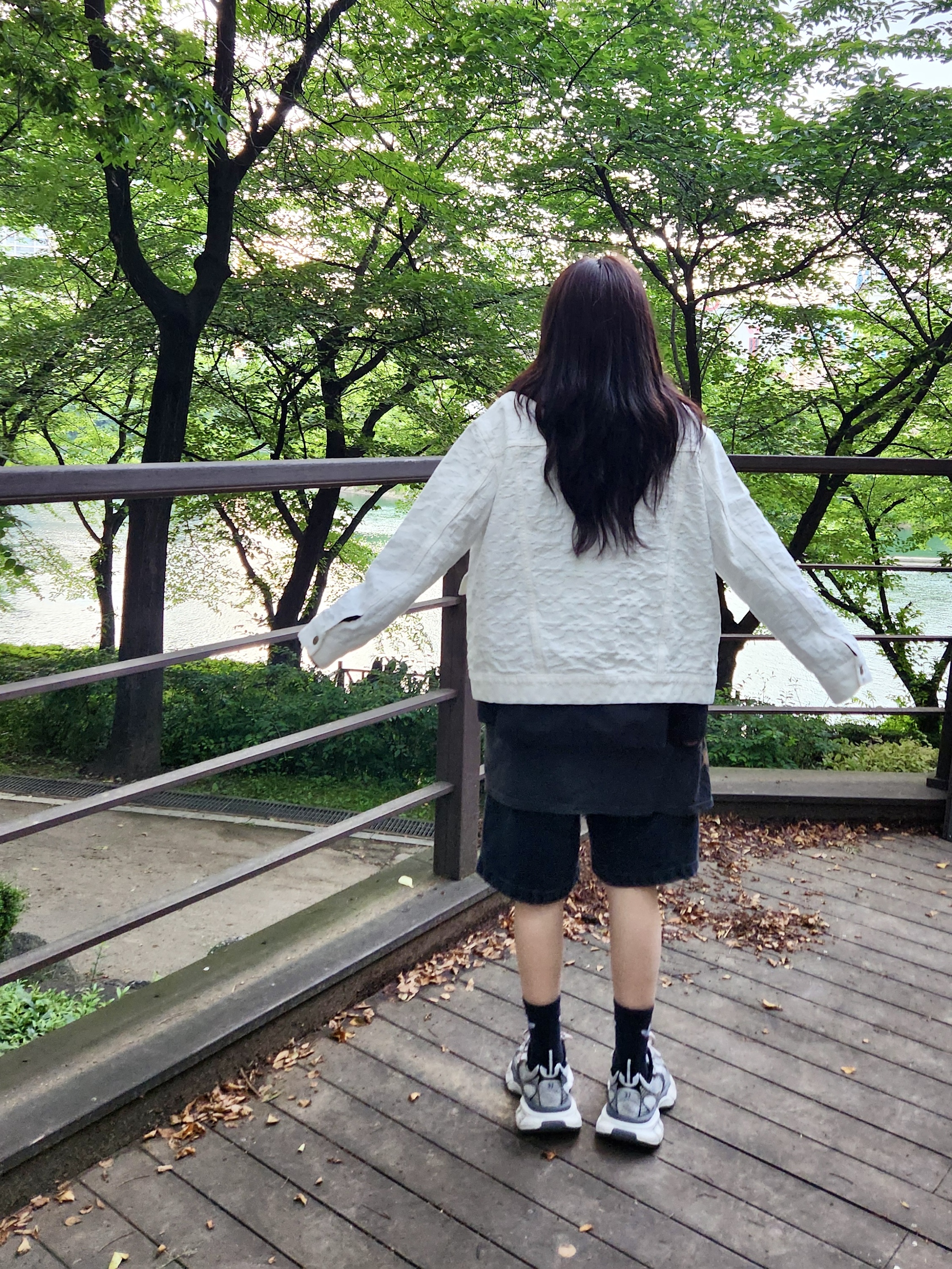 (W) Balenciaga 3XL Sneakers Grey White Red, Stussy Strike Pigment Dyed LS T-Shirt Black 착용 스타일 - 6
