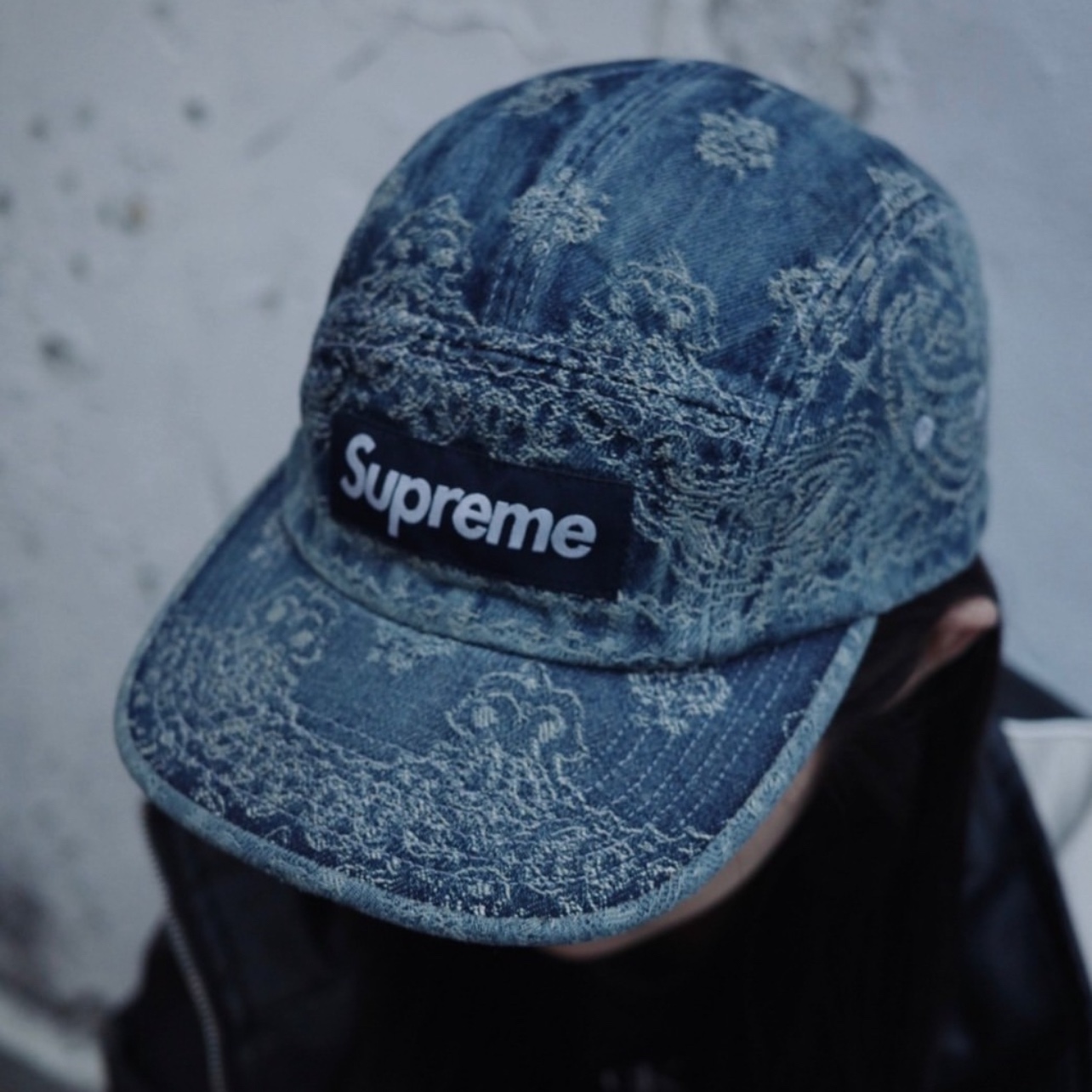 Supreme Bandana Jacquard Denim Camp Cap Blue - 25SS 착용 스타일