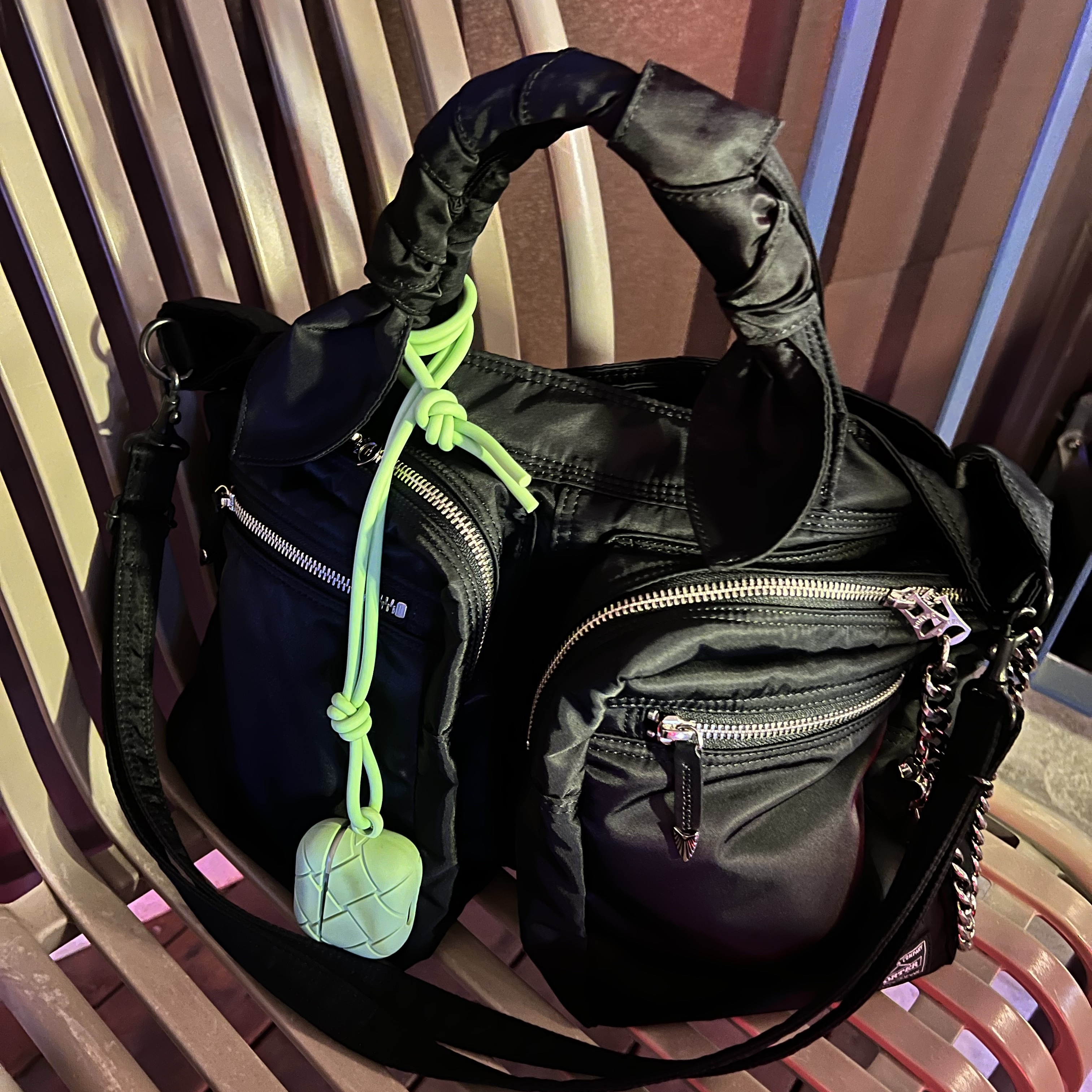 Porter x Toga Tote Bag Black 착용 스타일