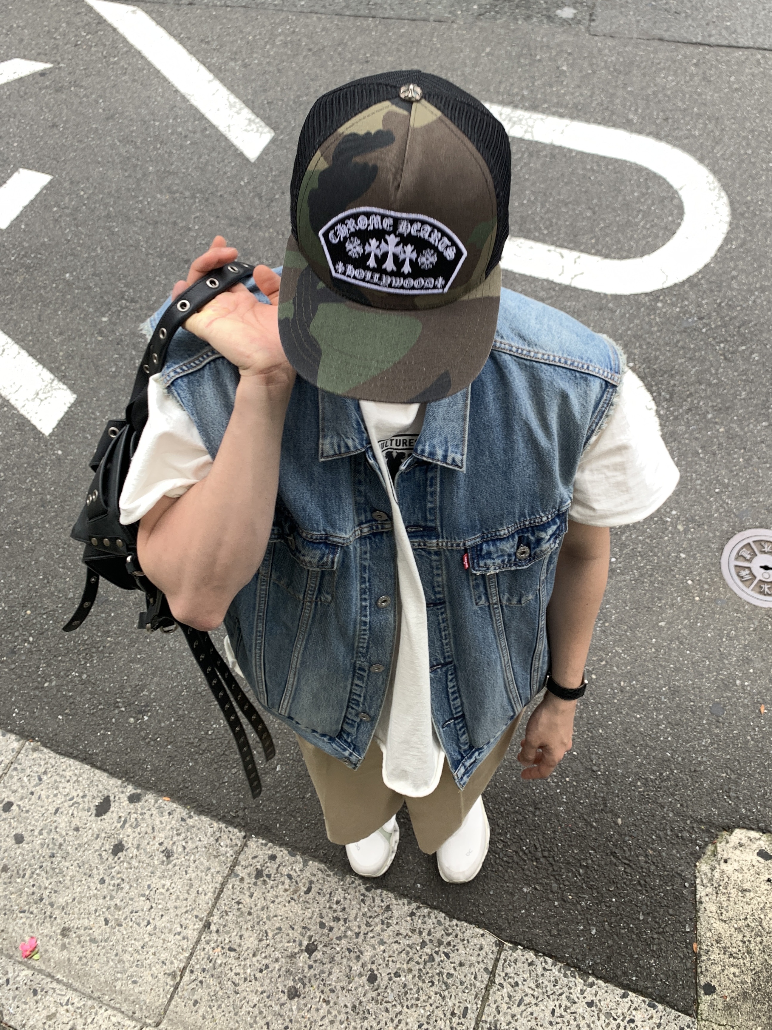 On Running x Post Archive Faction (Paf) Cloudmonster 2 Moondust Chalk, Chrome Hearts King Taco Mesh Trucker Hat Camo 착용 스타일 - 2