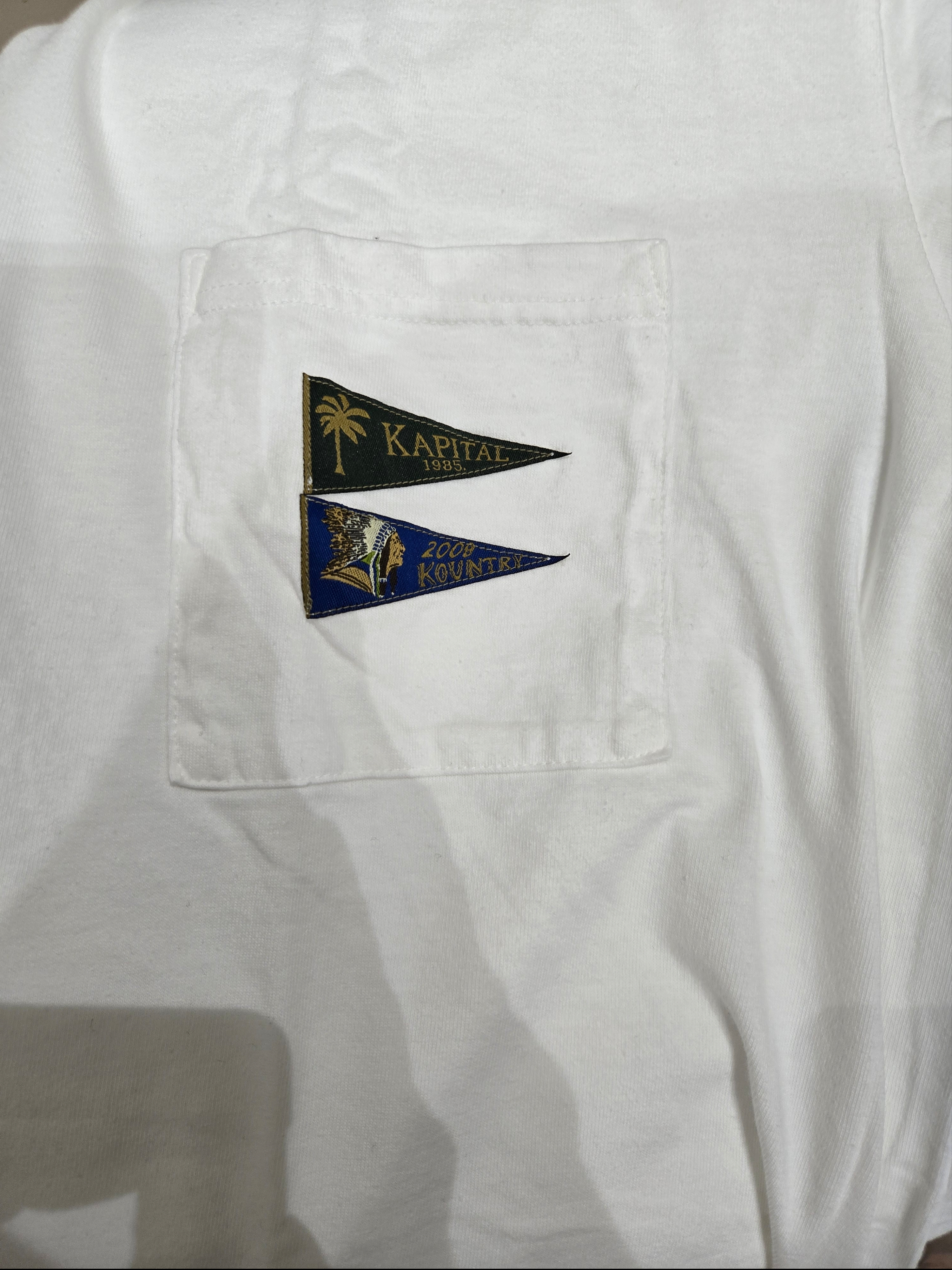 Kapital 20 Jersey Pennant T-Shirt 4 Flags White 착용 스타일