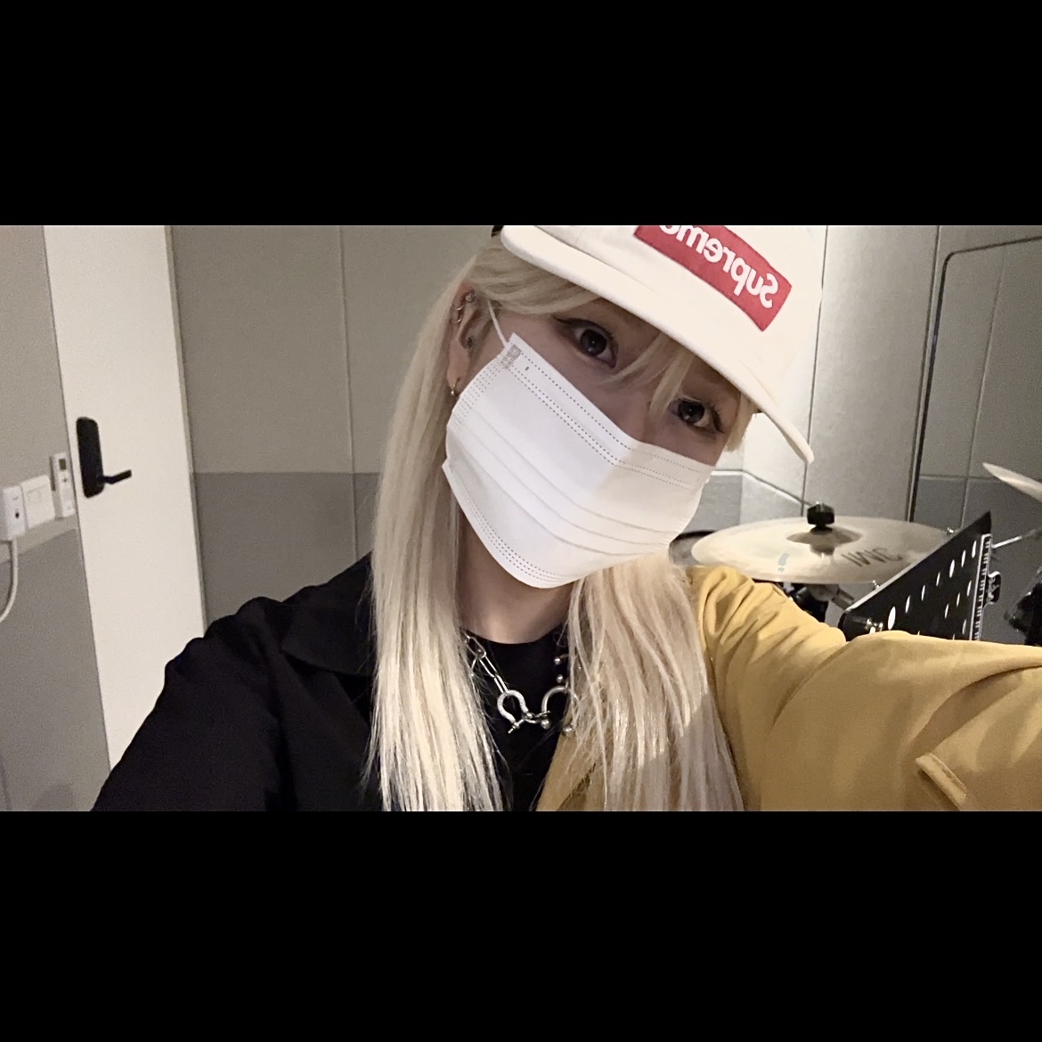Supreme Washed Chino Twill Camp Cap Natural - 24SS, SANLI Shackle Twinkle Necklace 착용 스타일 - 2