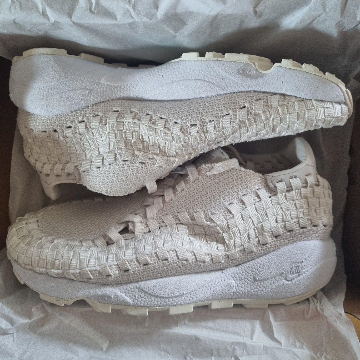 (W) Nike Air Footscape Woven Phantom 착용 스타일
