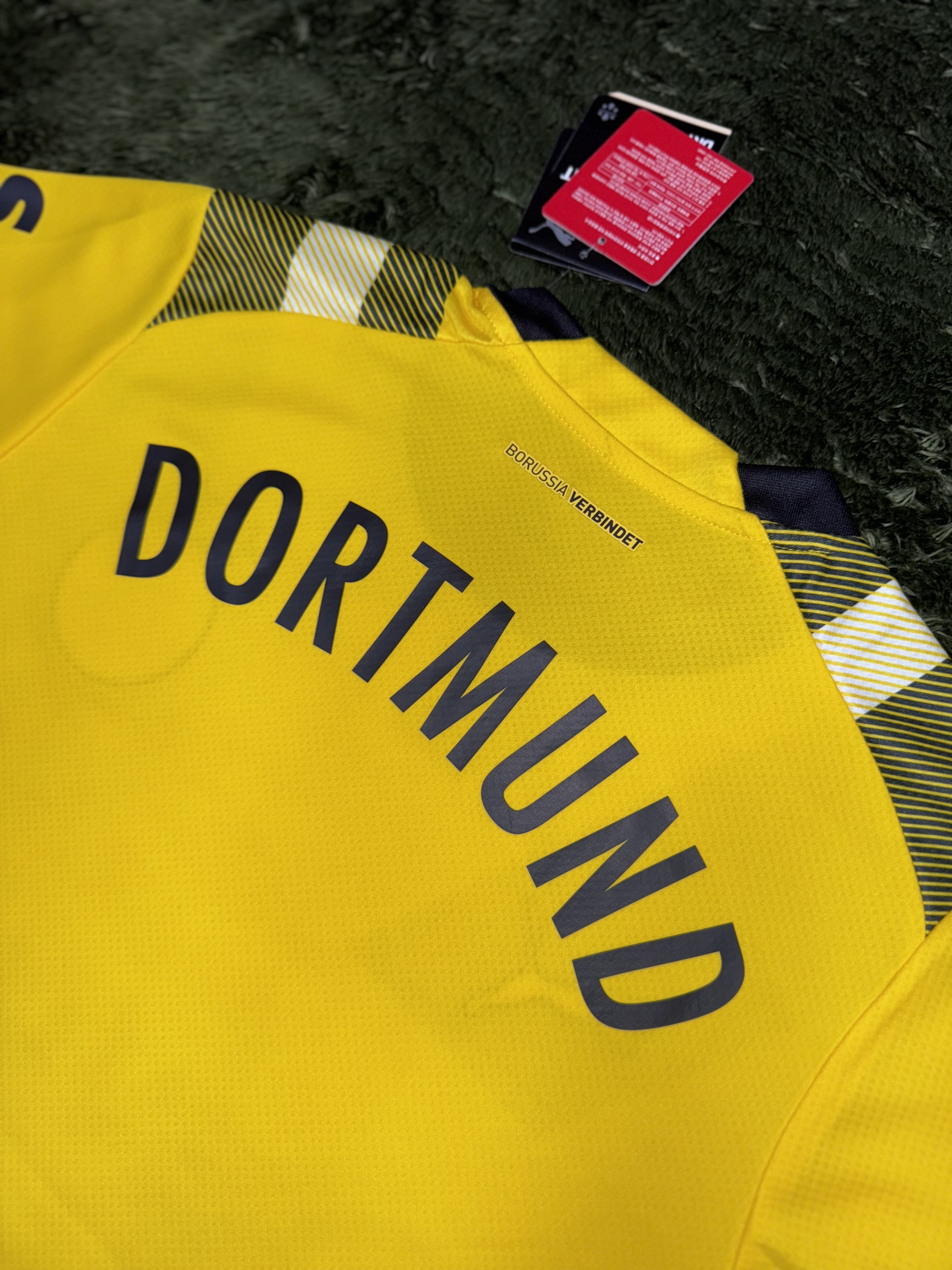 Puma Borussia Dortmund 2022/23 Cup Jersey Replica Yellow (Non Marking Ver.) 착용 스타일 - 8