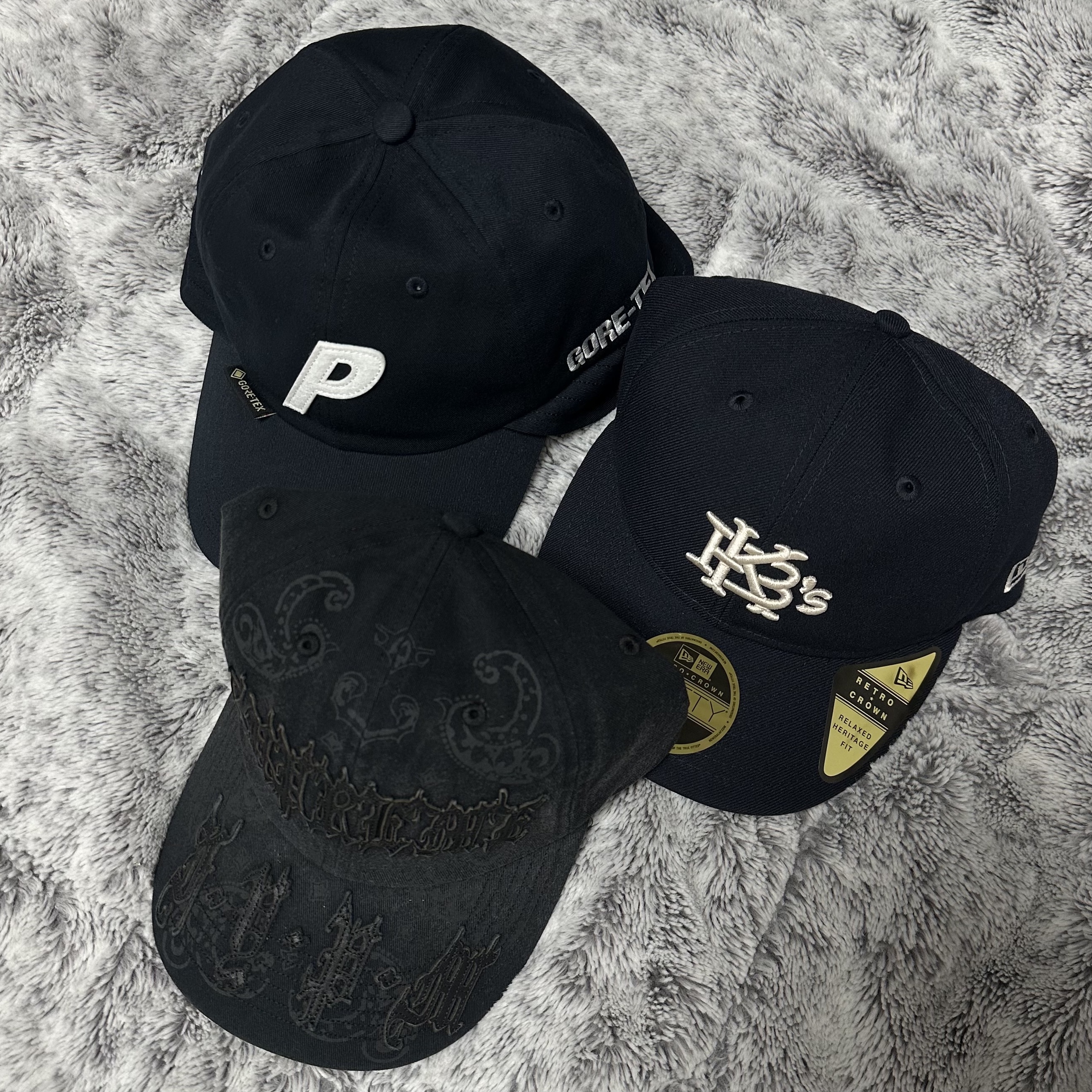 Palace Gore-Tex Neck Saver P 6-Panel Navy - 25SS, Supreme Leather Applique 6-Panel Black - 25SS 착용 스타일