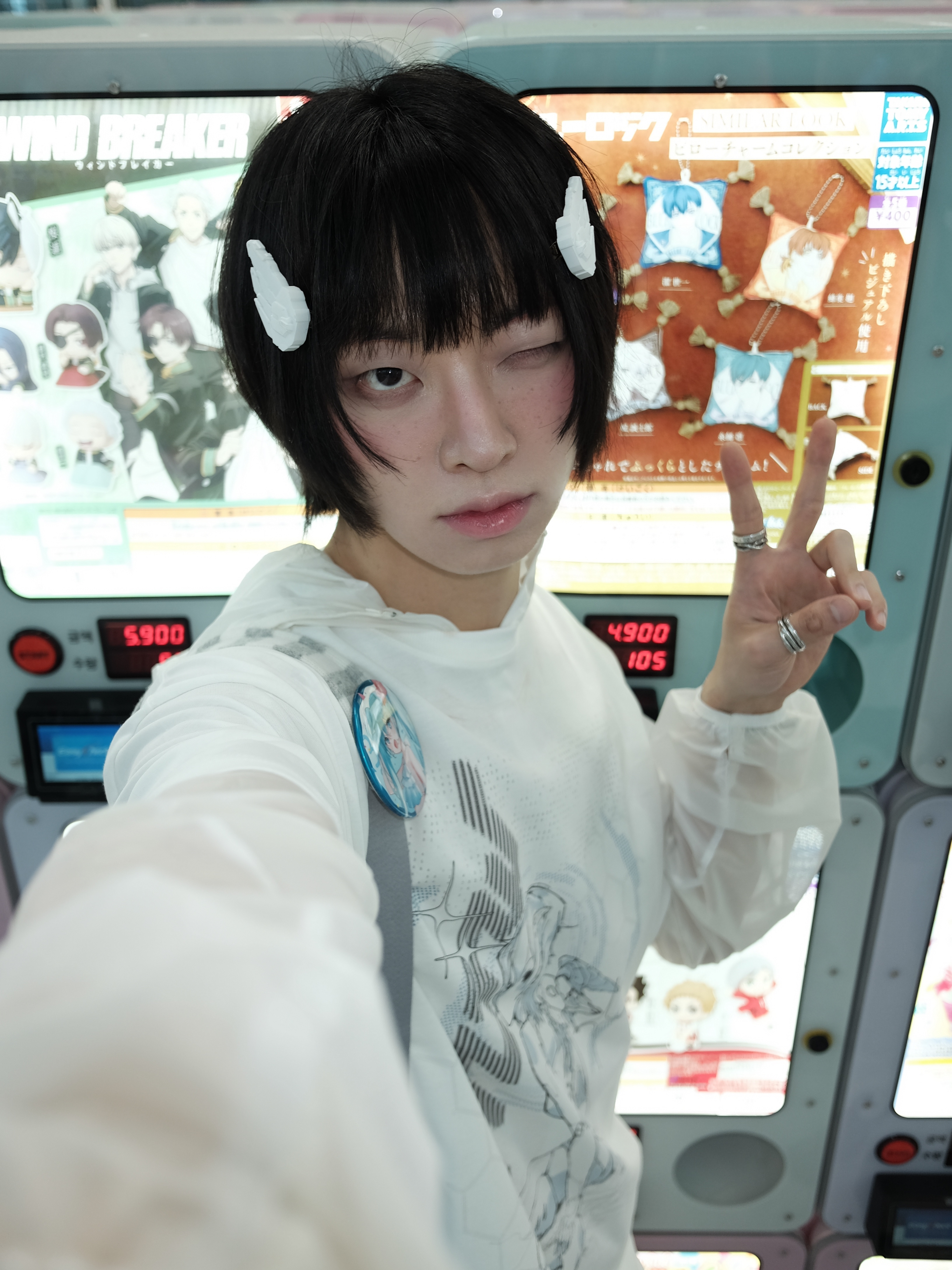 [KREAM 단독] Miuki Lumiel_00 Wing Hair Clip White 2ea/set, [KREAM 단독] Miuki Kiel Back Wing T-shirt White (Overfit) 착용 스타일