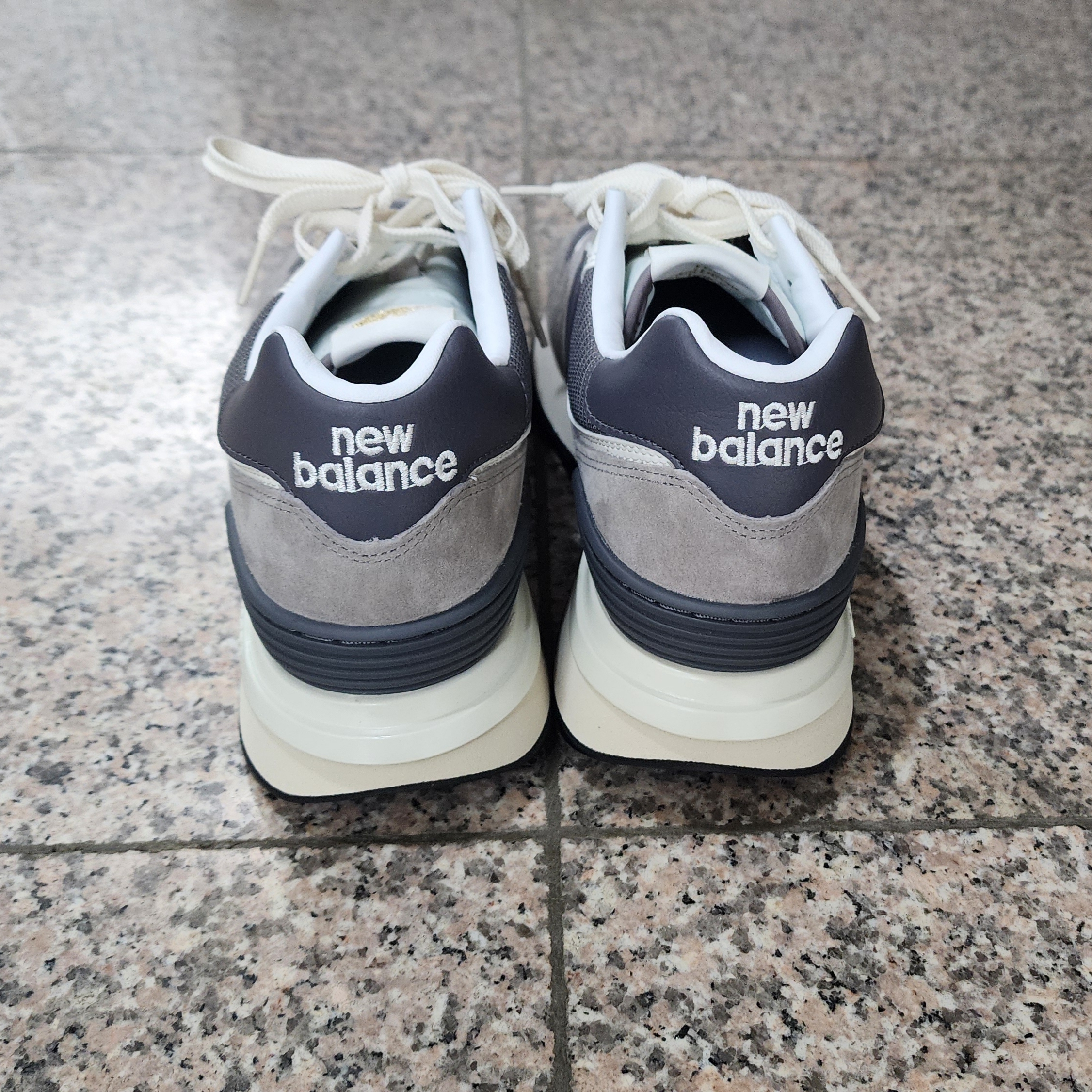 New Balance 574 Legacy Grey 착용 스타일 - 5