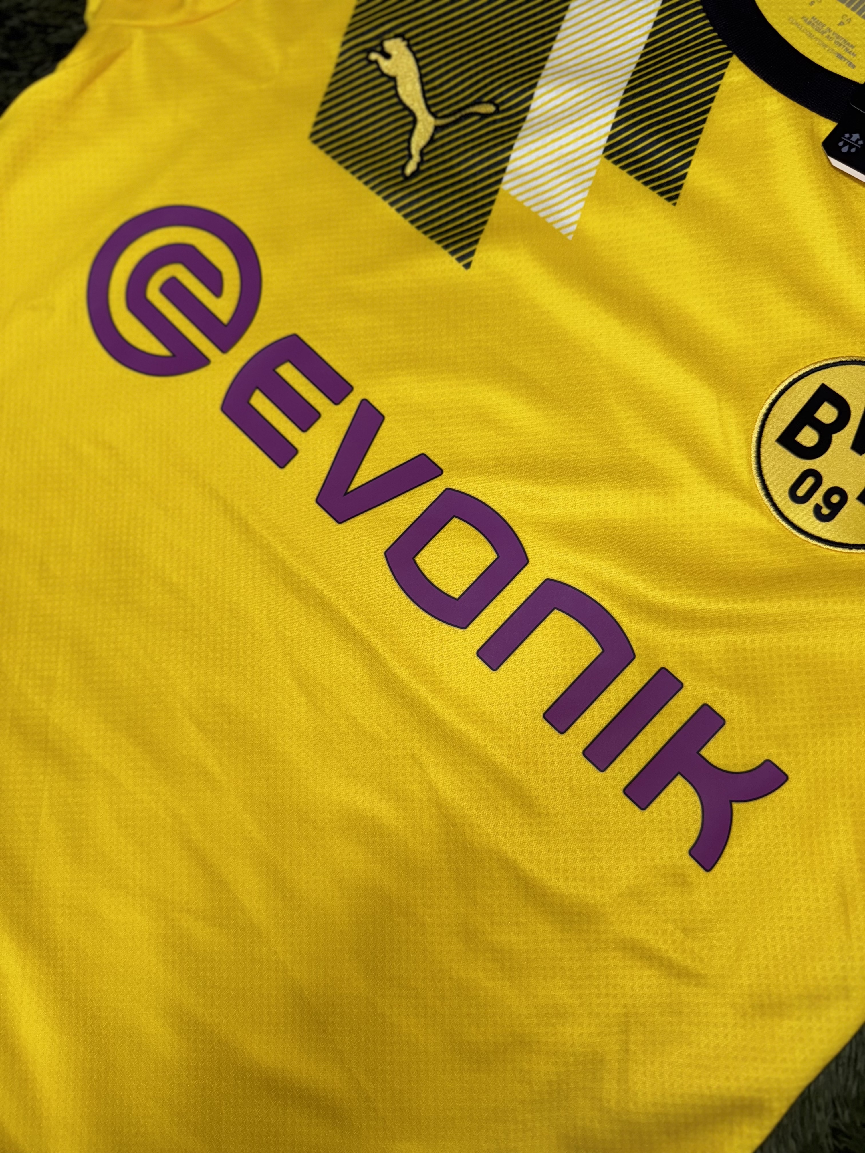 Puma Borussia Dortmund 2022/23 Cup Jersey Replica Yellow (Non Marking Ver.) 착용 스타일 - 4