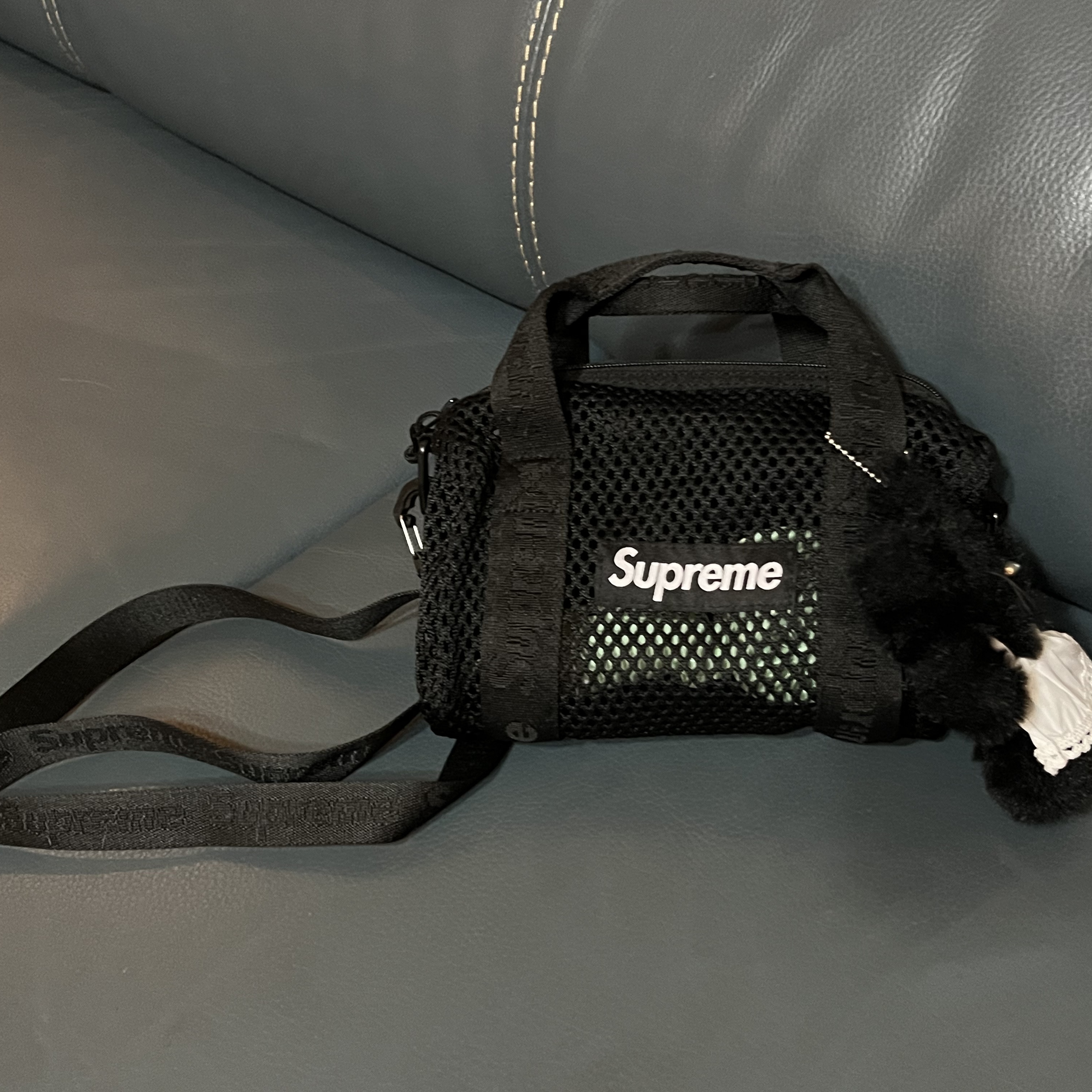 Supreme Mesh Mini Duffle Bag Black - 25SS 착용 스타일 - 1