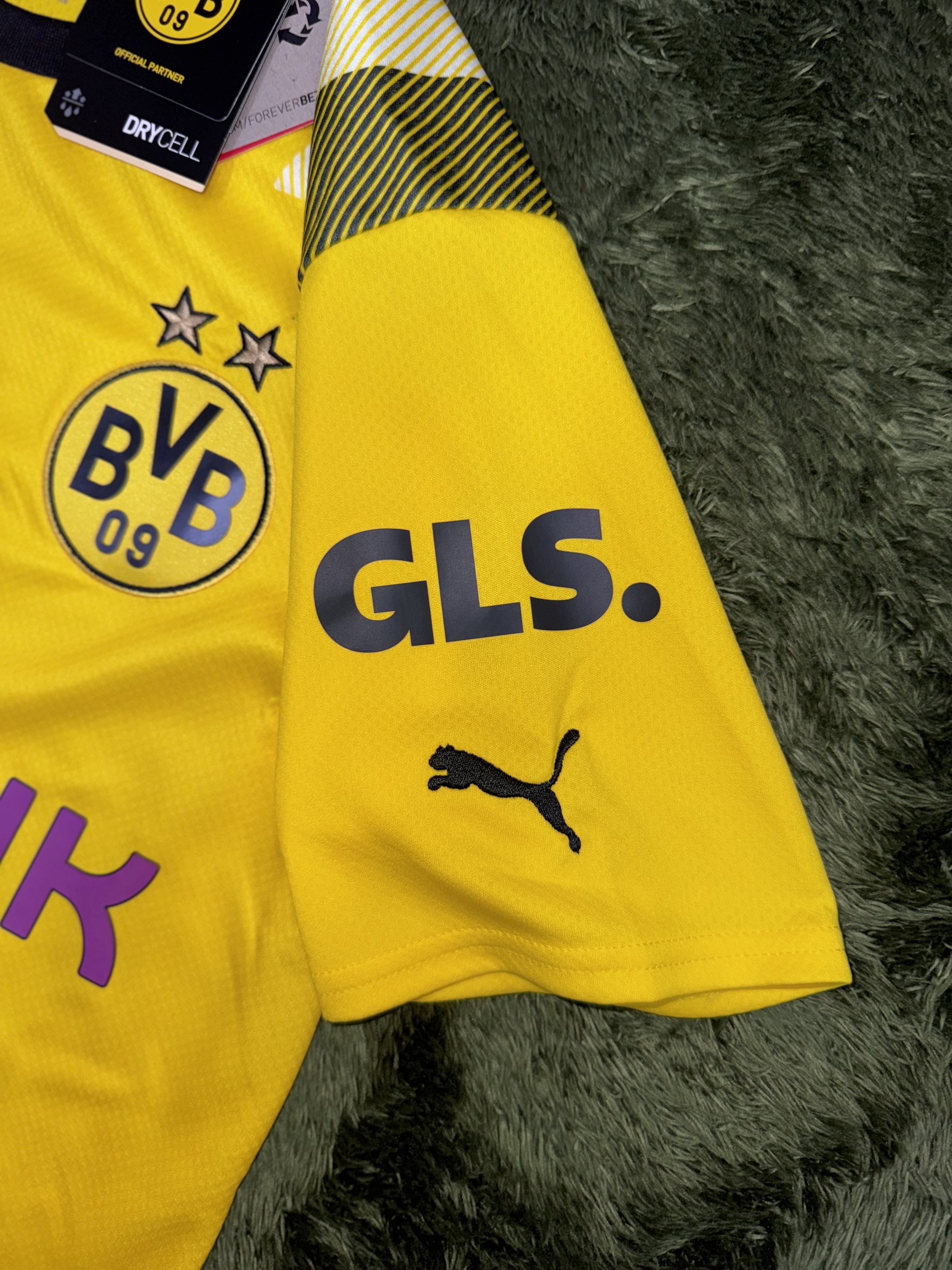 Puma Borussia Dortmund 2022/23 Cup Jersey Replica Yellow (Non Marking Ver.) 착용 스타일 - 3