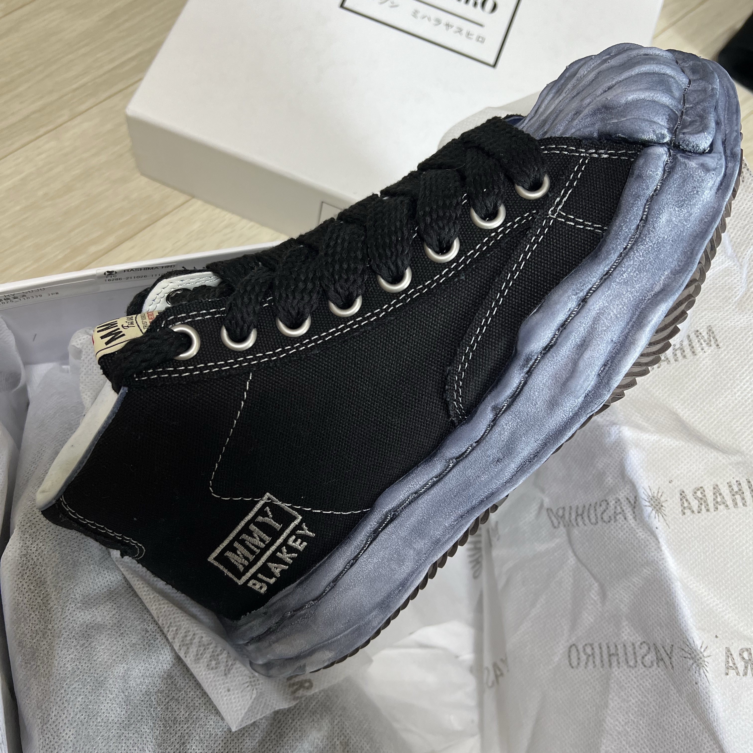 Maison Mihara Yasuhiro Blakey OG STC Sole OD Canvas High-top Sneakers Black 착용 스타일