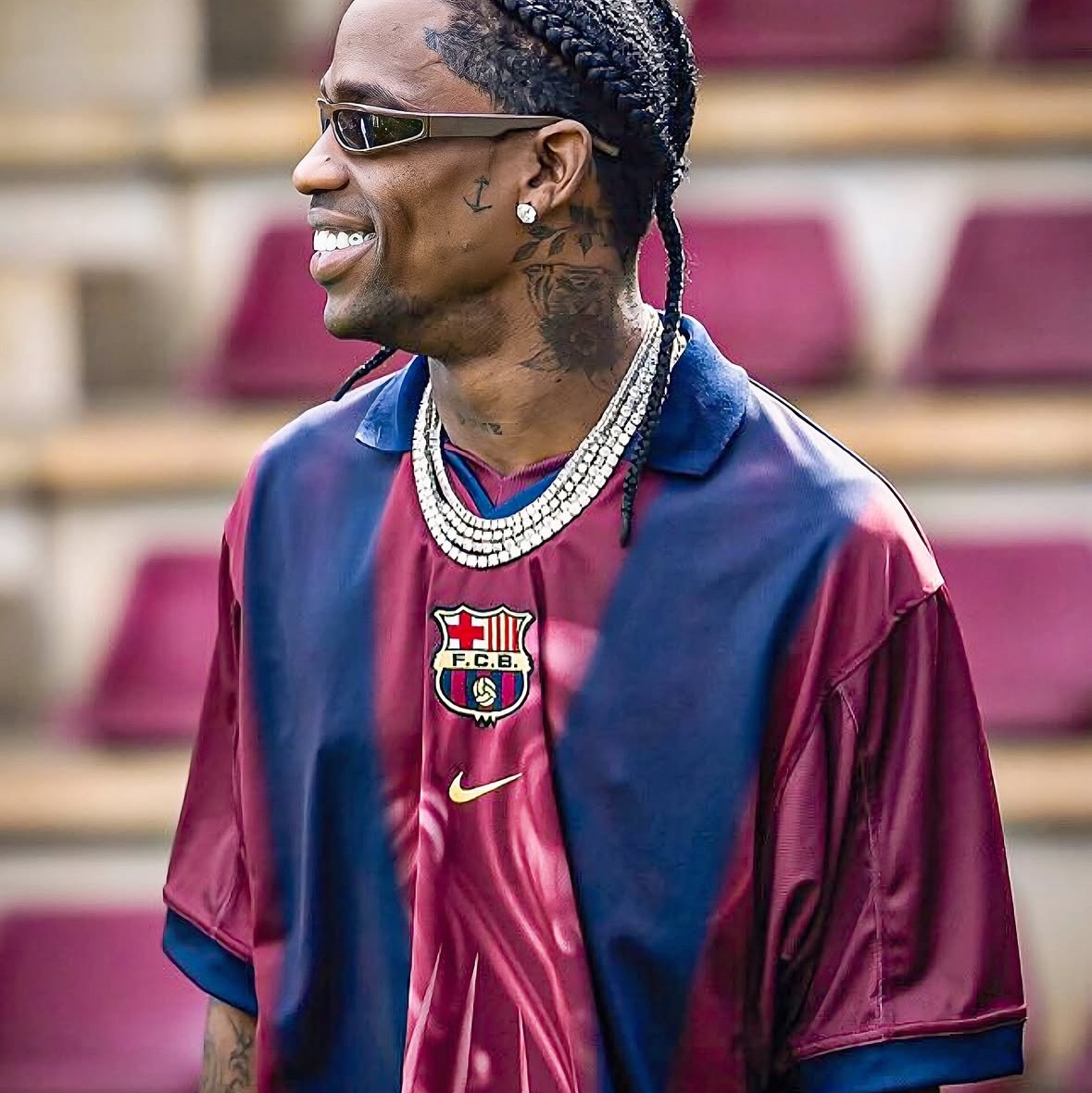 Nike FC Barcelona x Travis Scott Retro 2000/01 Home Skeleton Jersey Multicolor (Non Marking Ver.) 착용 스타일