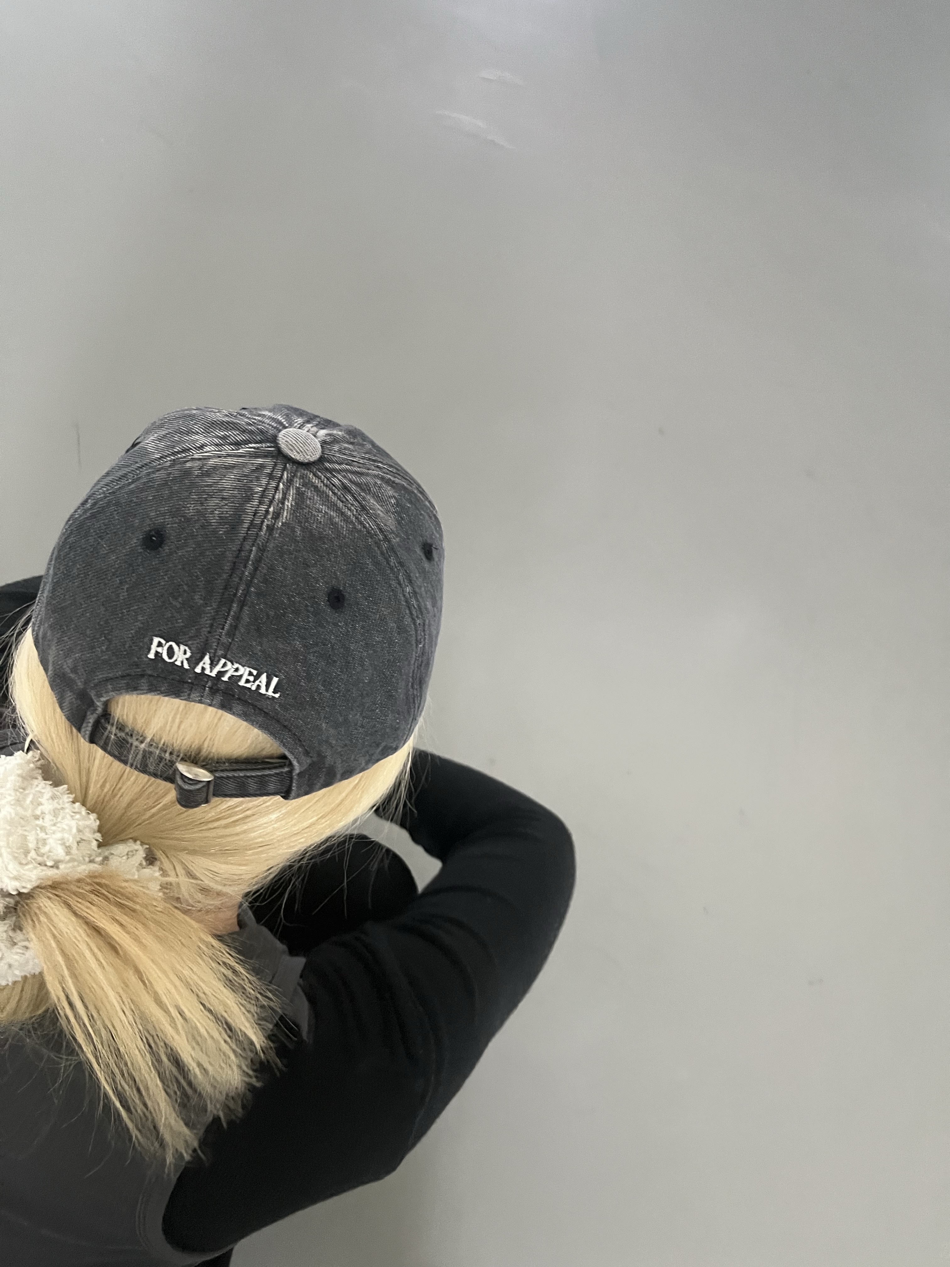 For Appeal Love Ball Cap Washed Denim 착용 스타일
