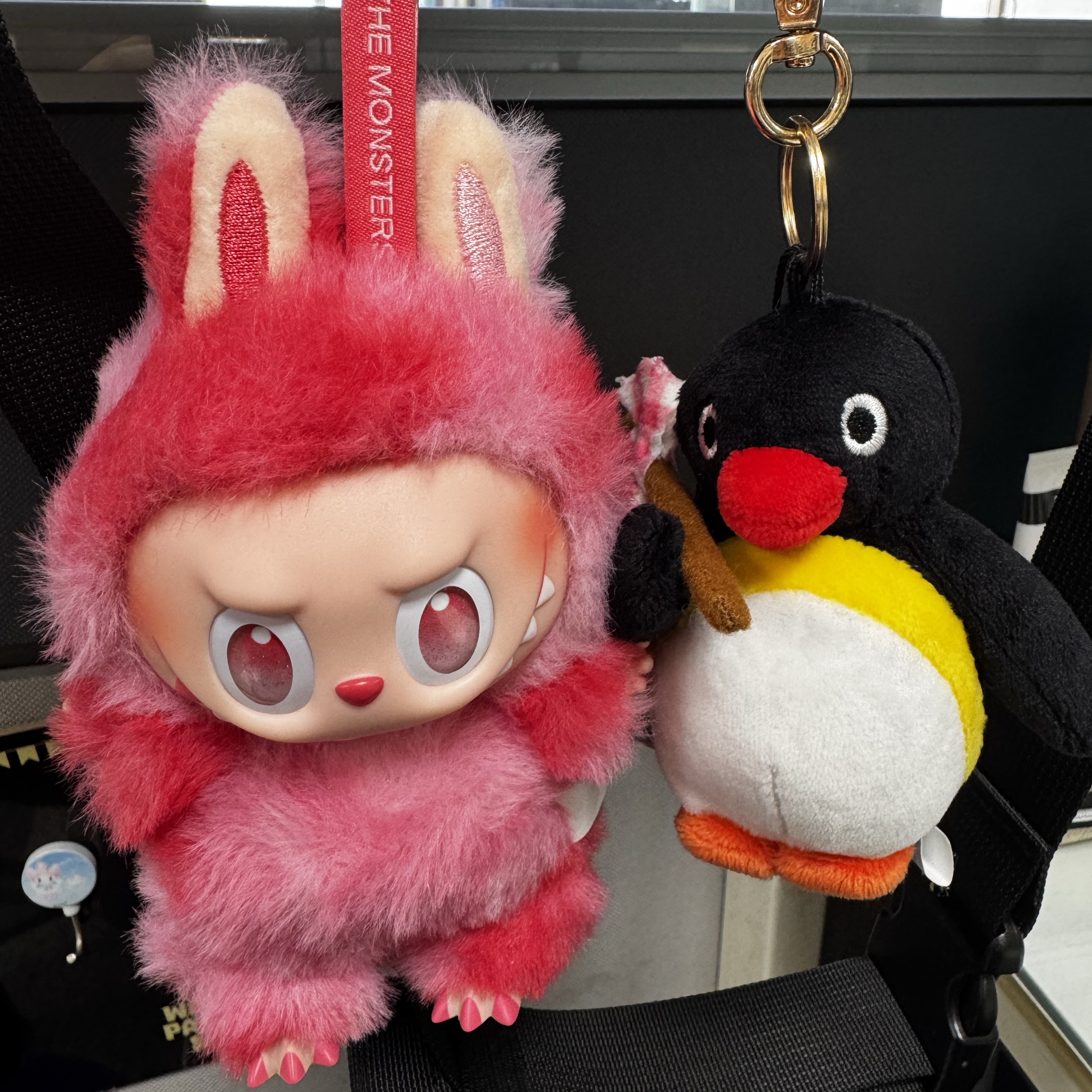 Pop Mart Labubu The Monsters Highlight Series Sealed Case (1 Blind Box), Pingu Bottari Keyring 착용 스타일