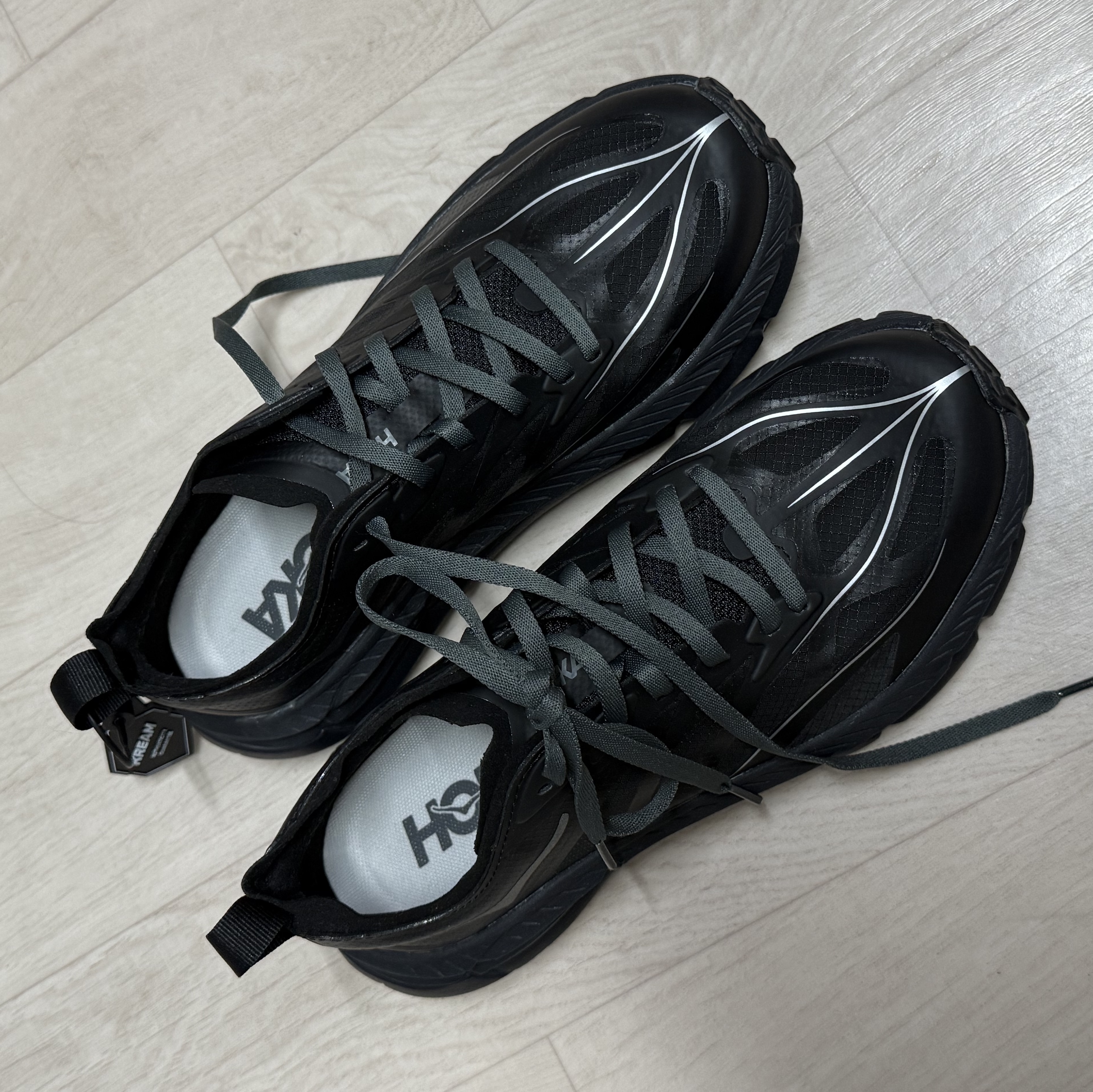 Hoka Mafate Speed 4 Lite Black Outer Orbit 착용 스타일 - 2