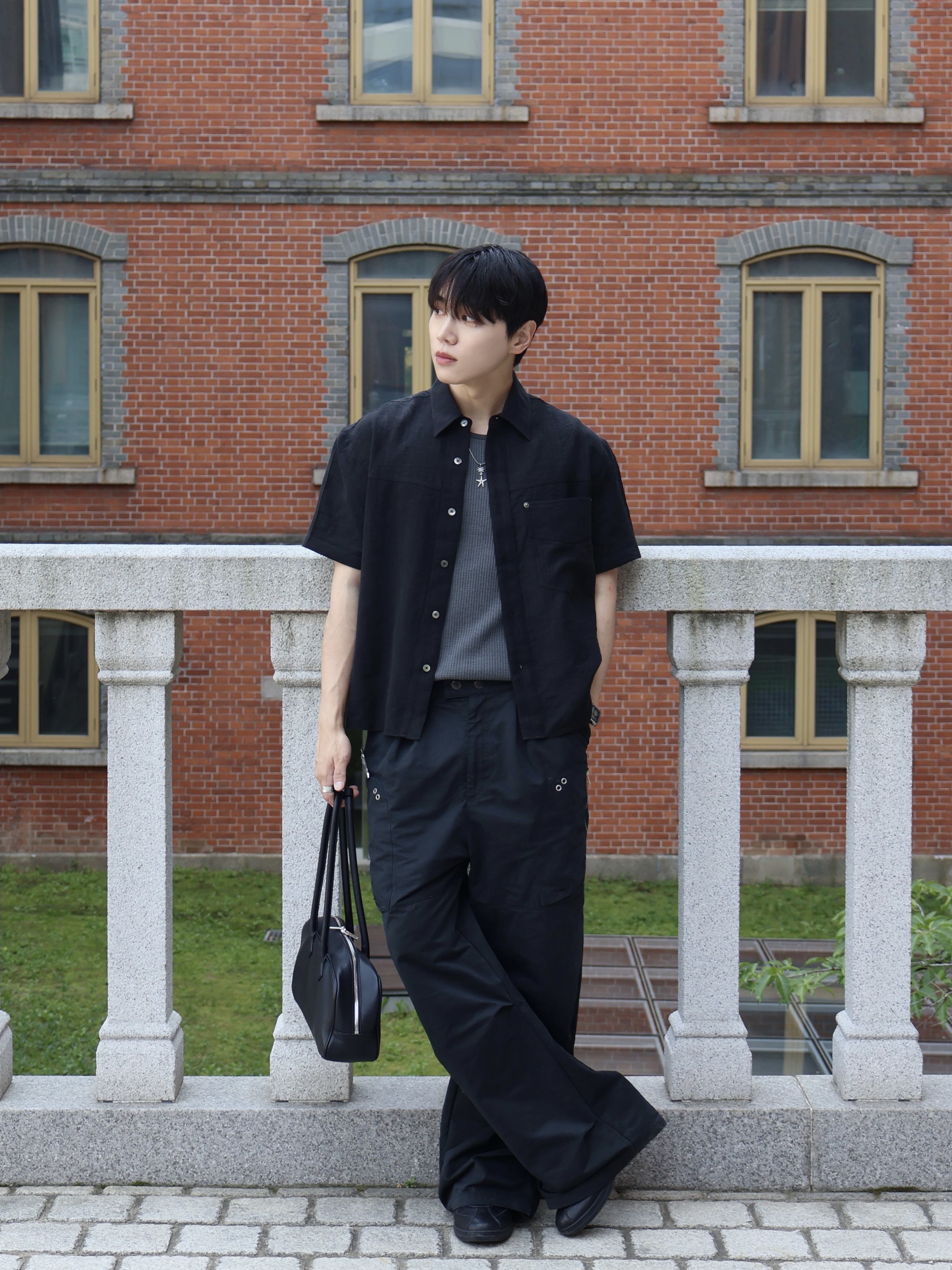 Haleine Mixed Fabric Coach 1/2 Shirt Black (VT219), ETCE Side Zipper Pocket Pants Black 착용 스타일 - 2