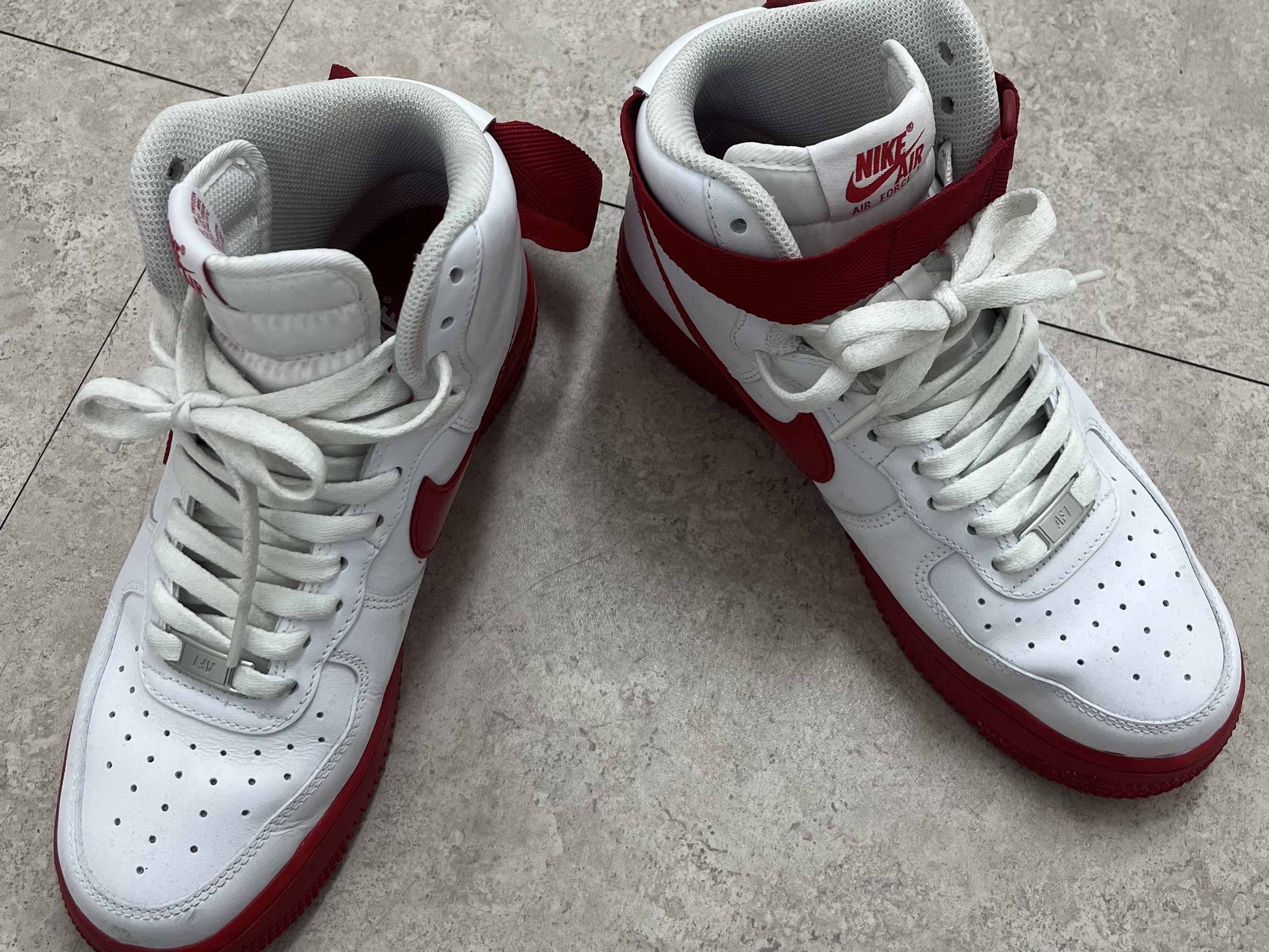 Nike Air Force 1 Low White Red Midsole 착용 스타일 - 4