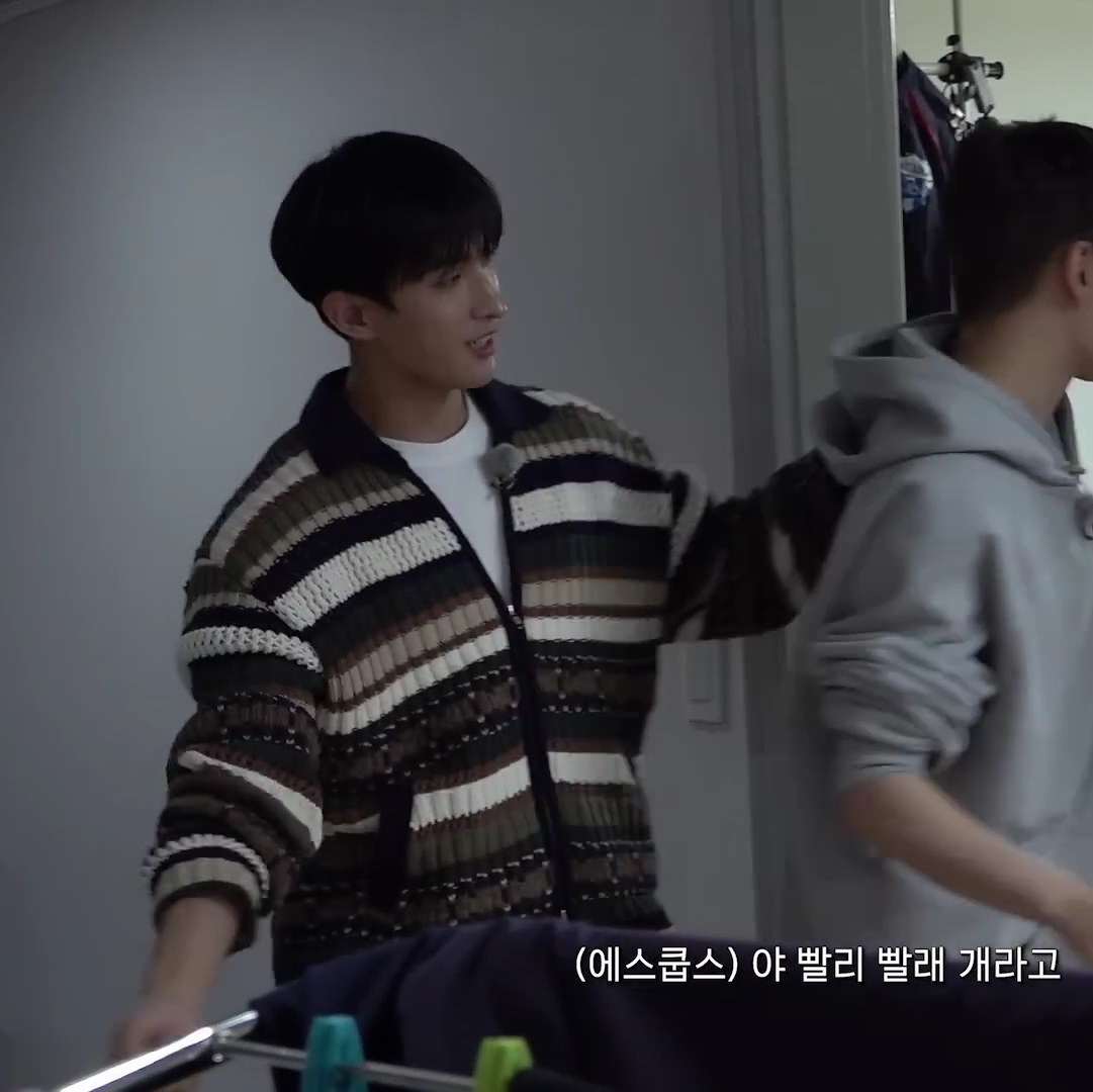 STU Multi Collar Zip UP Sweater 착용 스타일 - 2