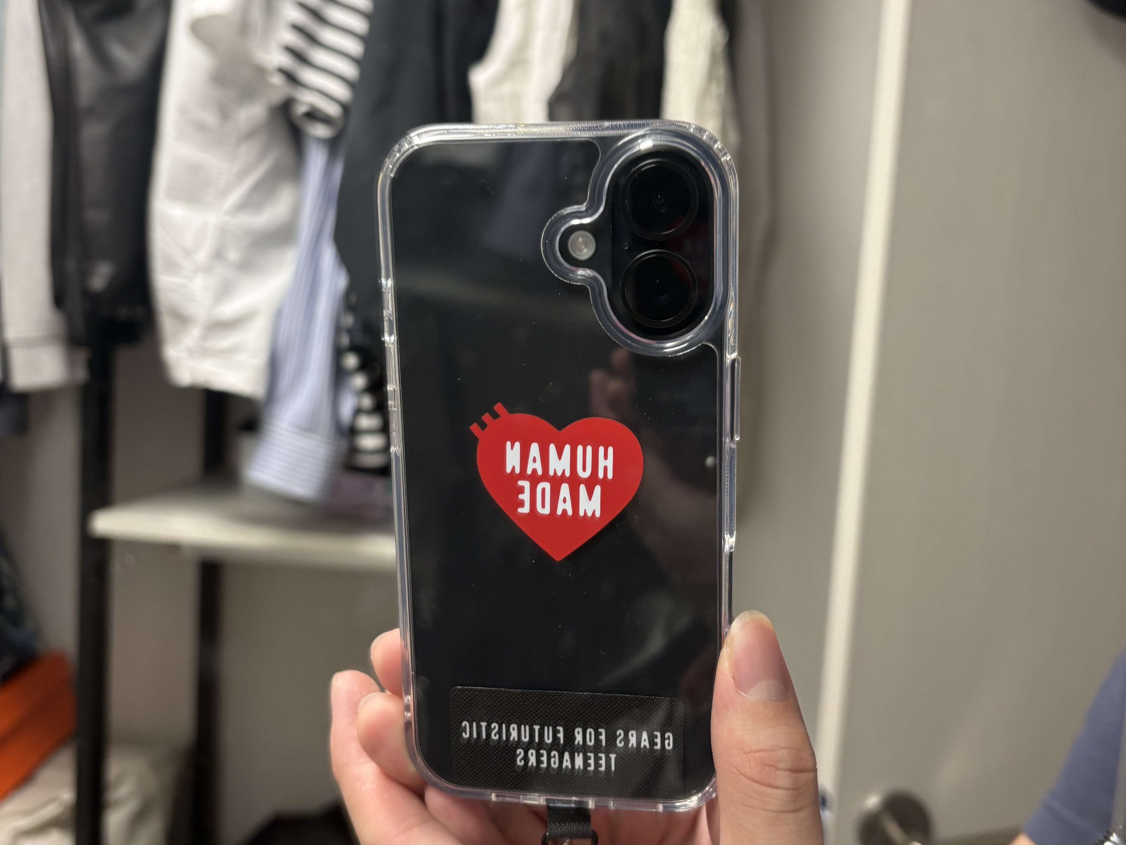Human Made HM iPhone 16 Case Black, Human Made HM iPhone 16 Pro Case Black 착용 스타일