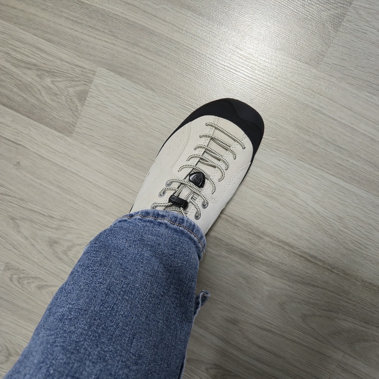 (W) Keen Jasper Rocks SP Sneaker Birch Black 착용 스타일