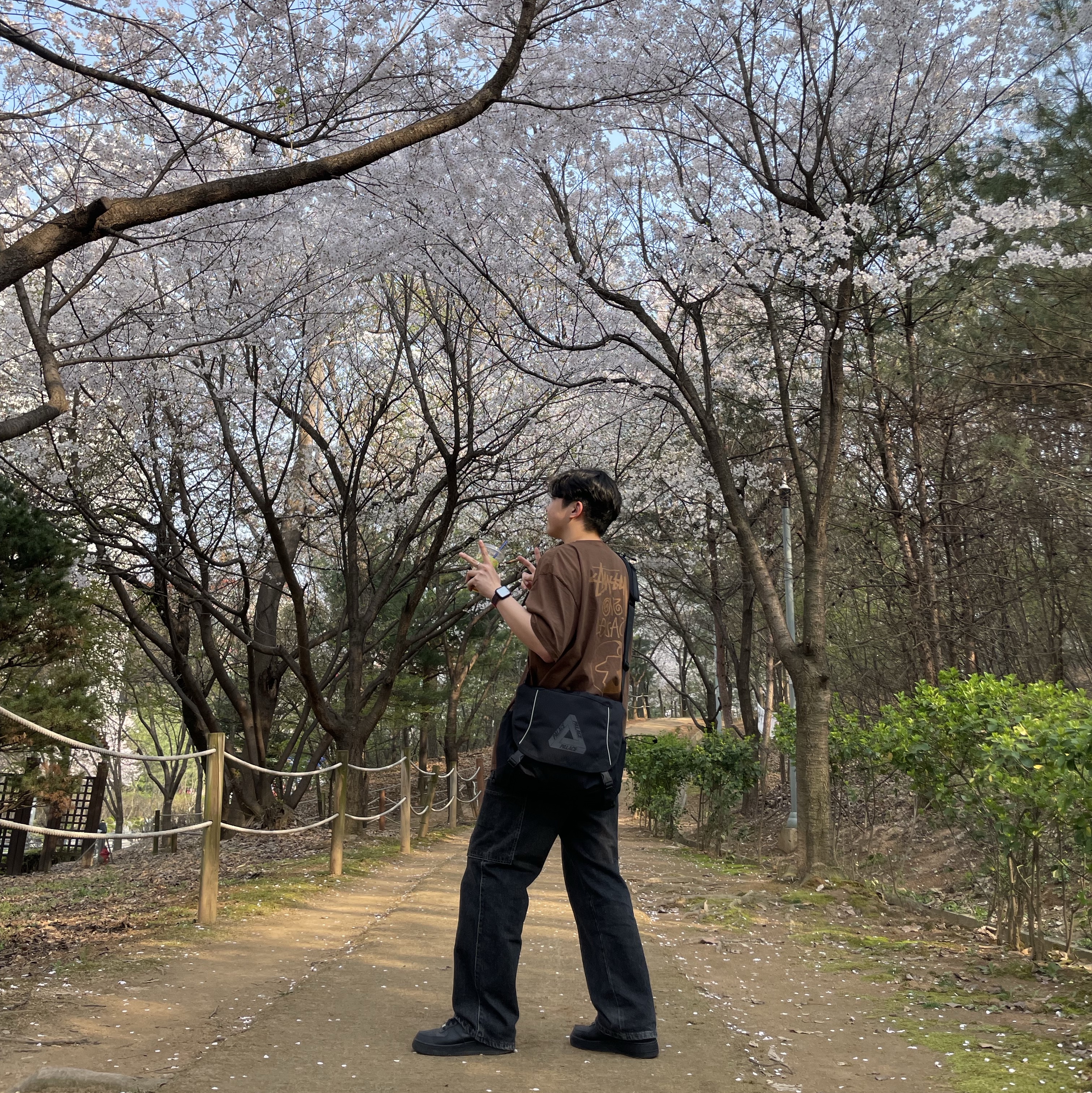 Stussy x Our Legacy Surfman Pigment Dyed T-Shirt Dark Brown, Palace Cordura Y-Rip Despatch Black - 24SS 착용 스타일