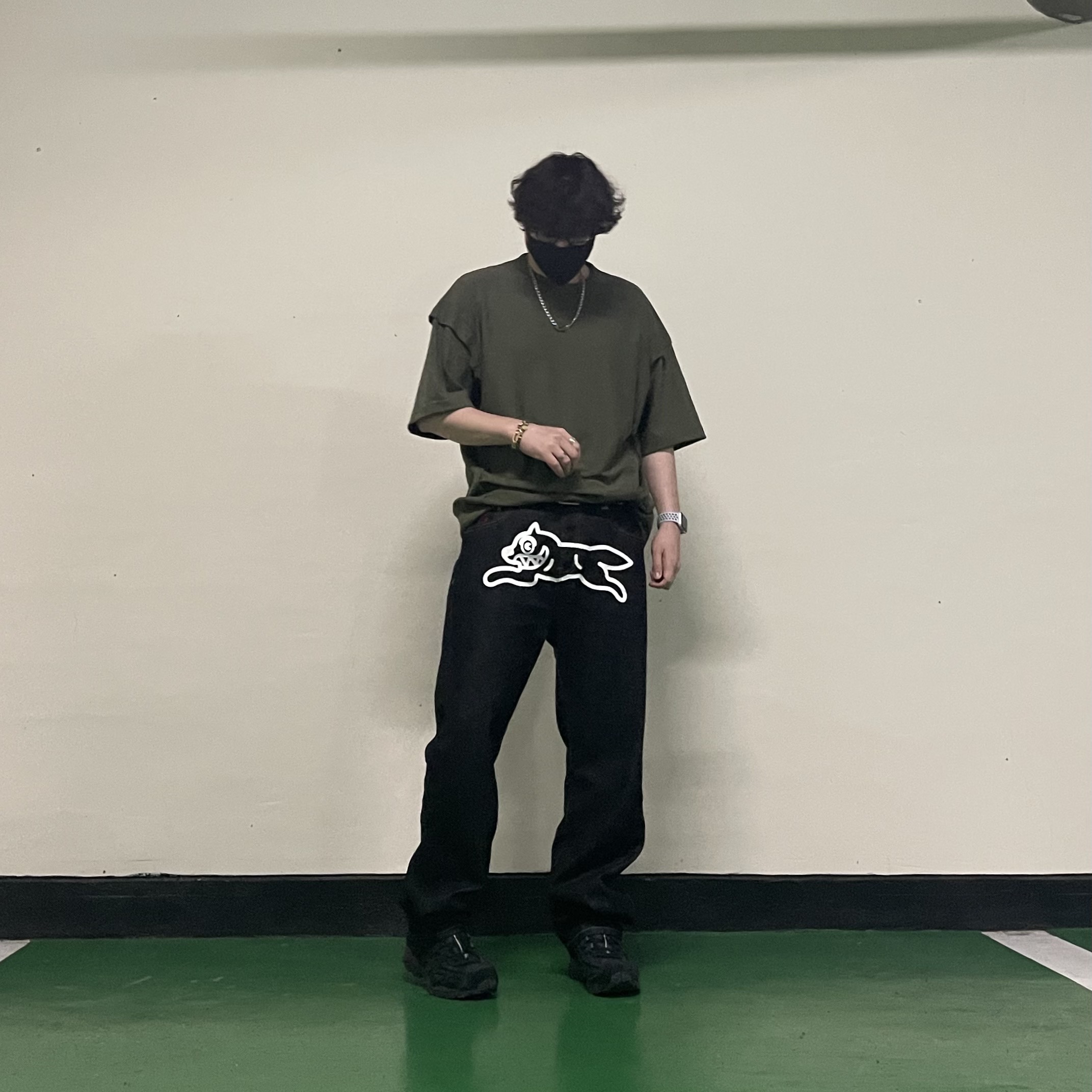 GU x Undercover Half Sleeve Sweatshirt Olive, Adidas x Song for the Mute Shadowturf Core Black Night Grey 착용 스타일 - 1