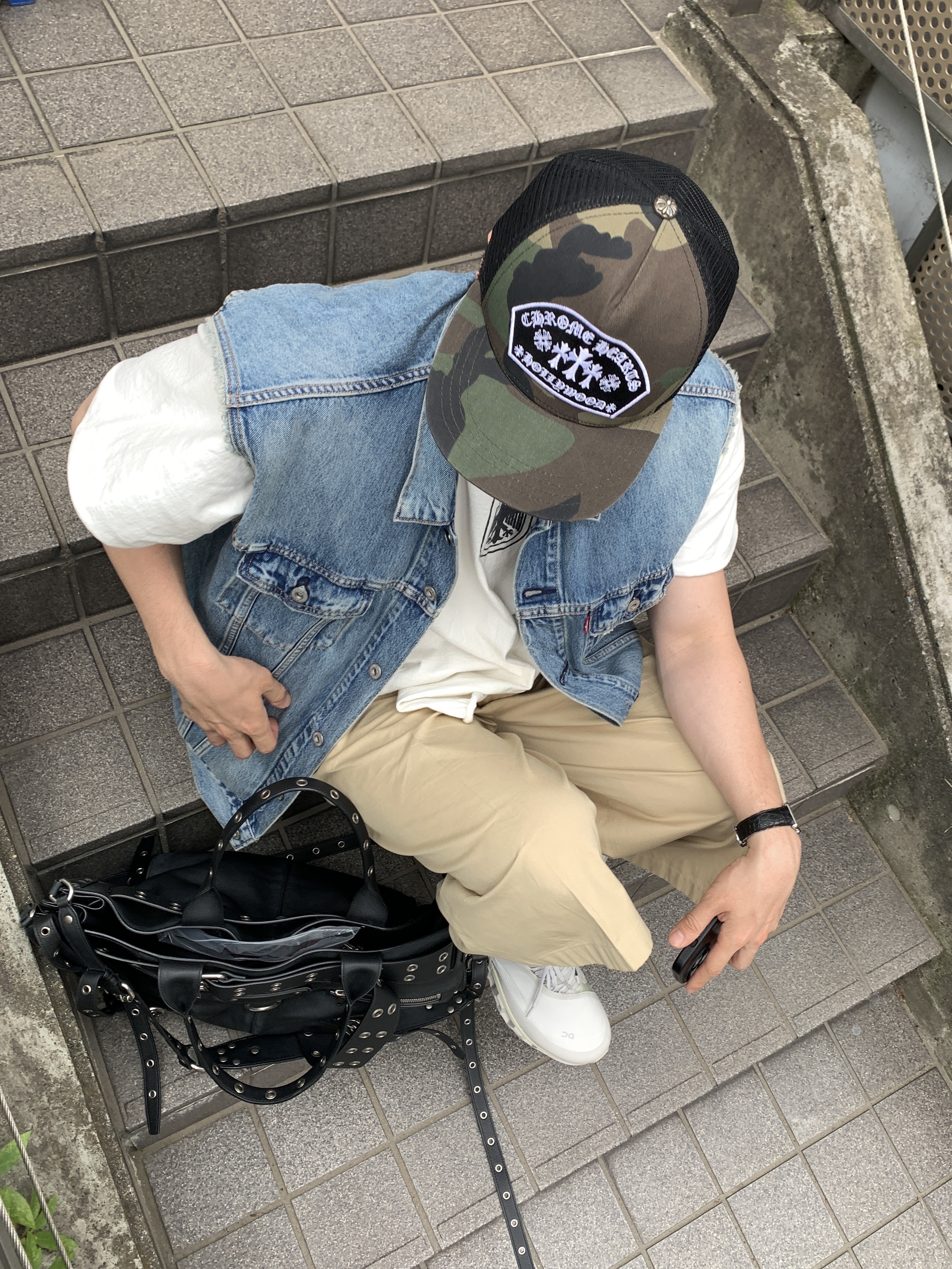 On Running x Post Archive Faction (Paf) Cloudmonster 2 Moondust Chalk, Chrome Hearts King Taco Mesh Trucker Hat Camo 착용 스타일 - 3