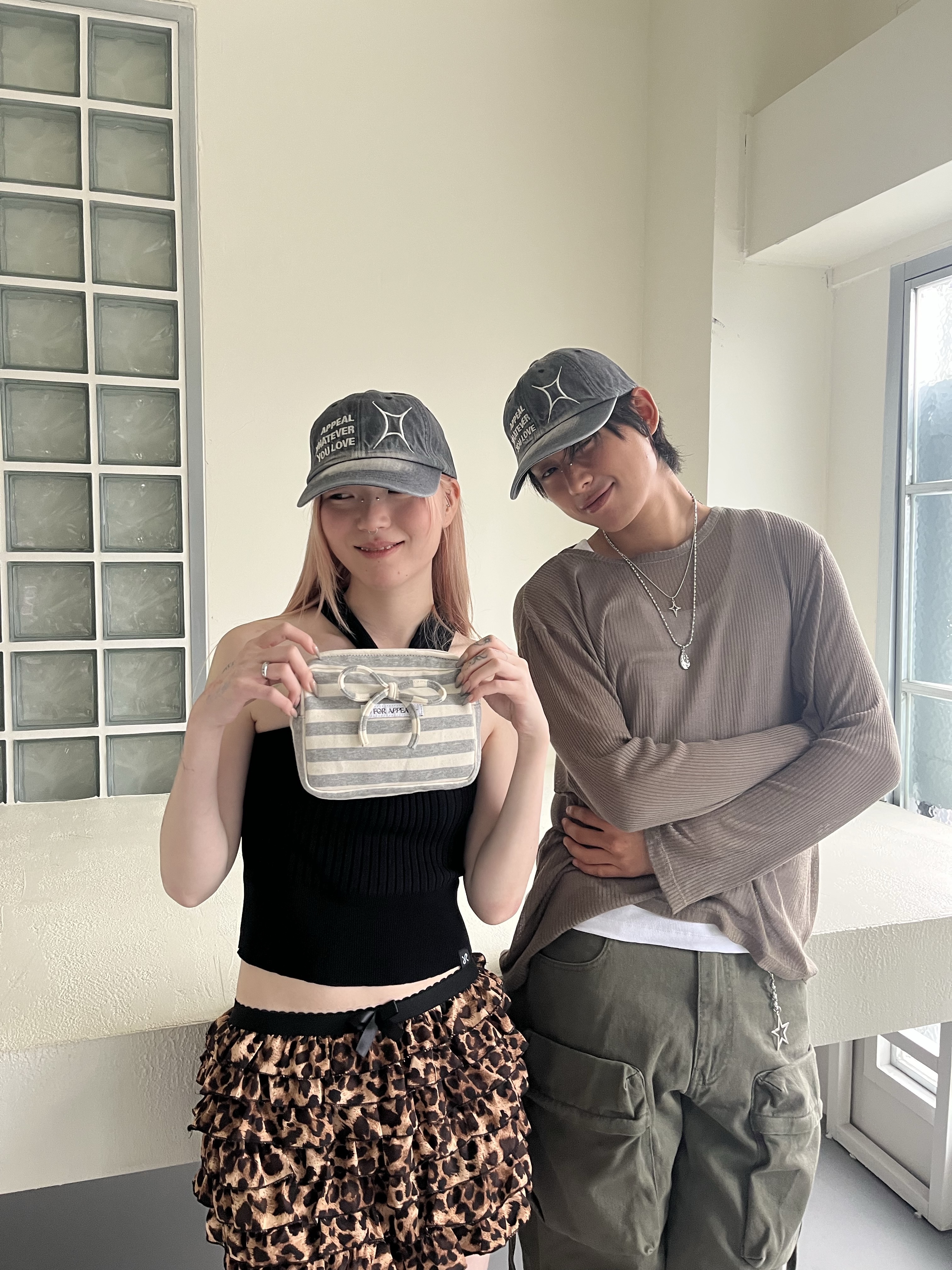 For Appeal Love Ball Cap Washed Denim, For Appeal Ribbon Pouch Stripe Gray 착용 스타일
