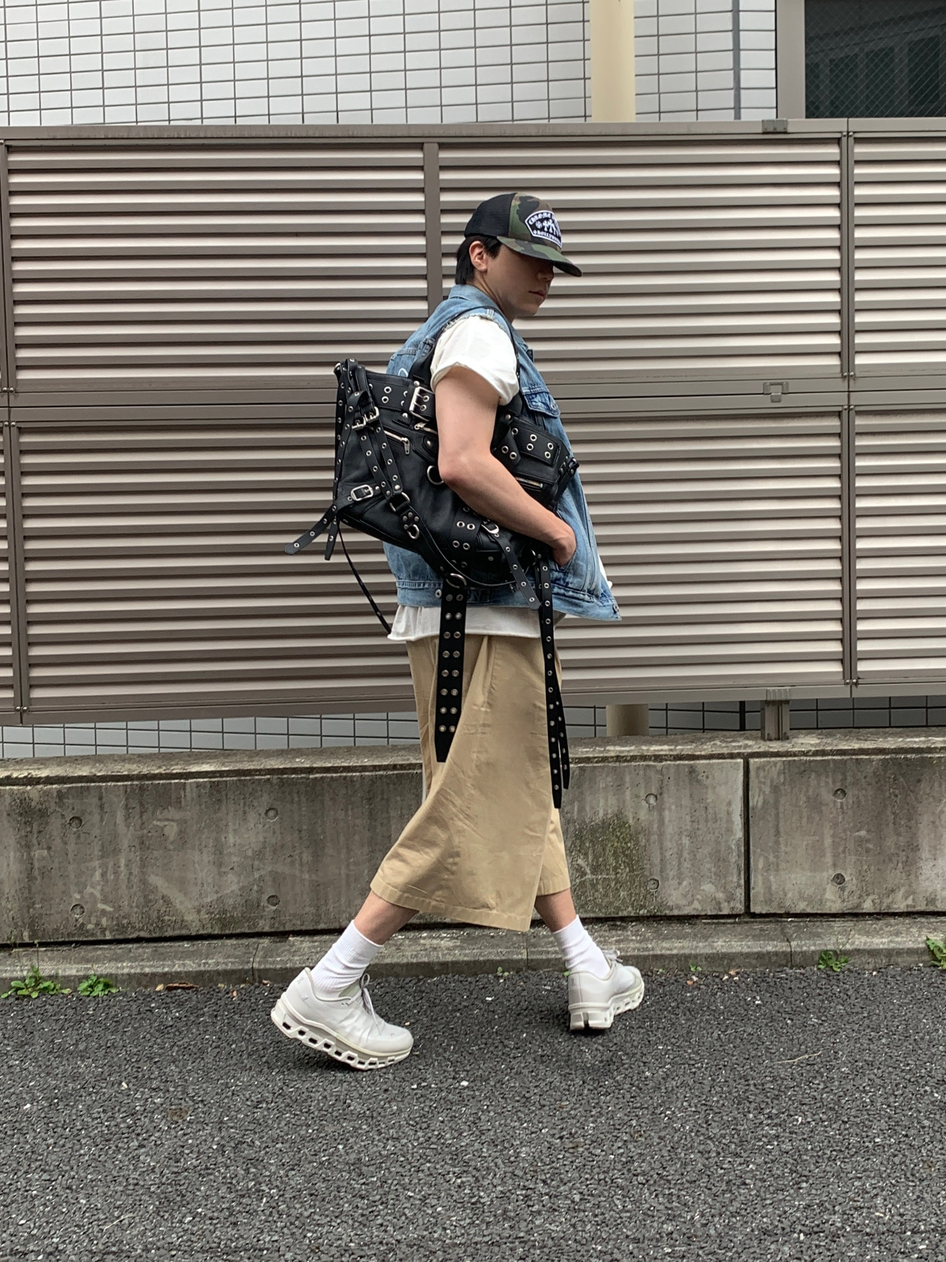 On Running x Post Archive Faction (Paf) Cloudmonster 2 Moondust Chalk, Chrome Hearts King Taco Mesh Trucker Hat Camo 착용 스타일 - 5