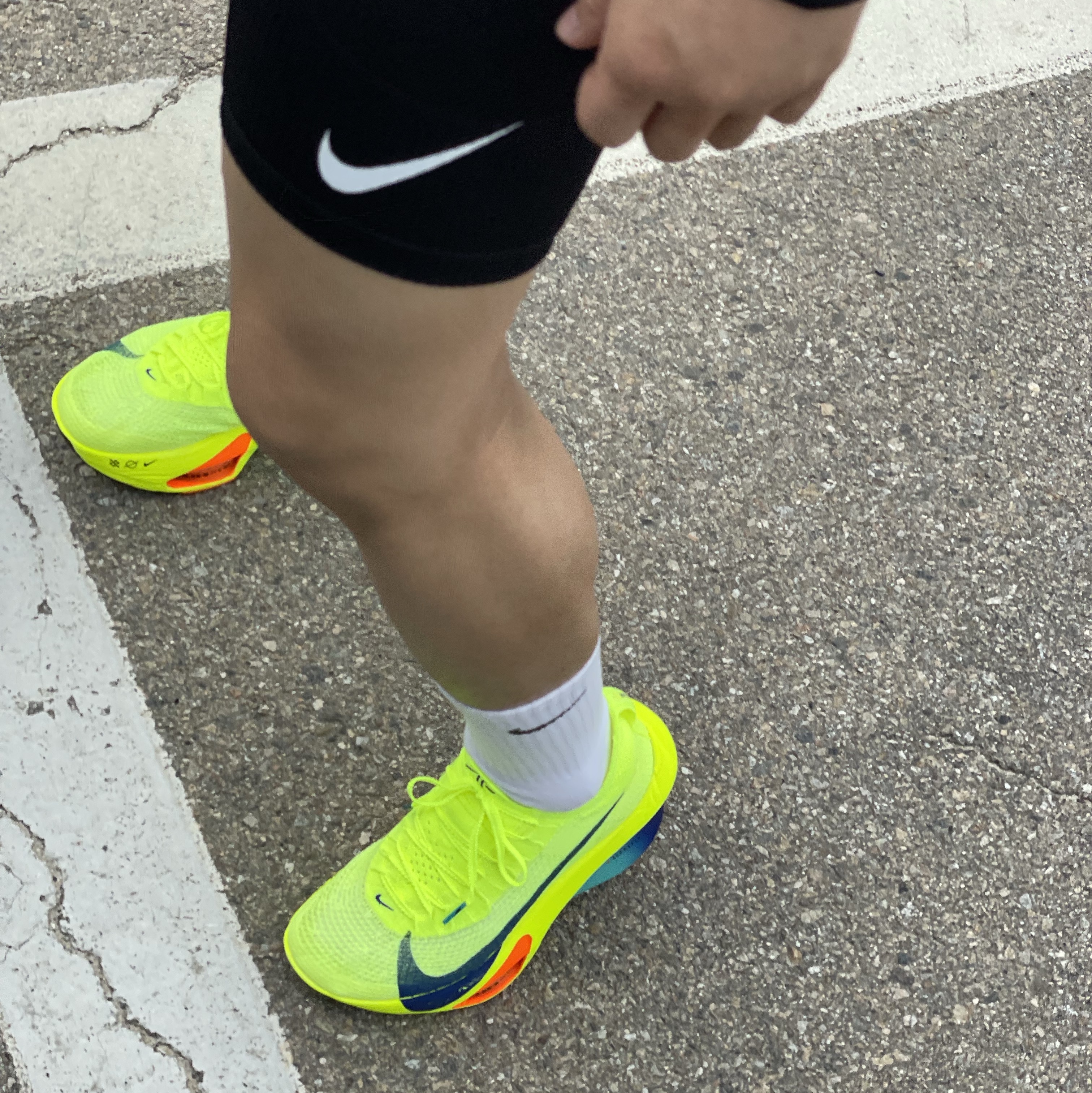 Nike Air Zoom Alphafly Next% 3 Volt 착용 스타일 - 1